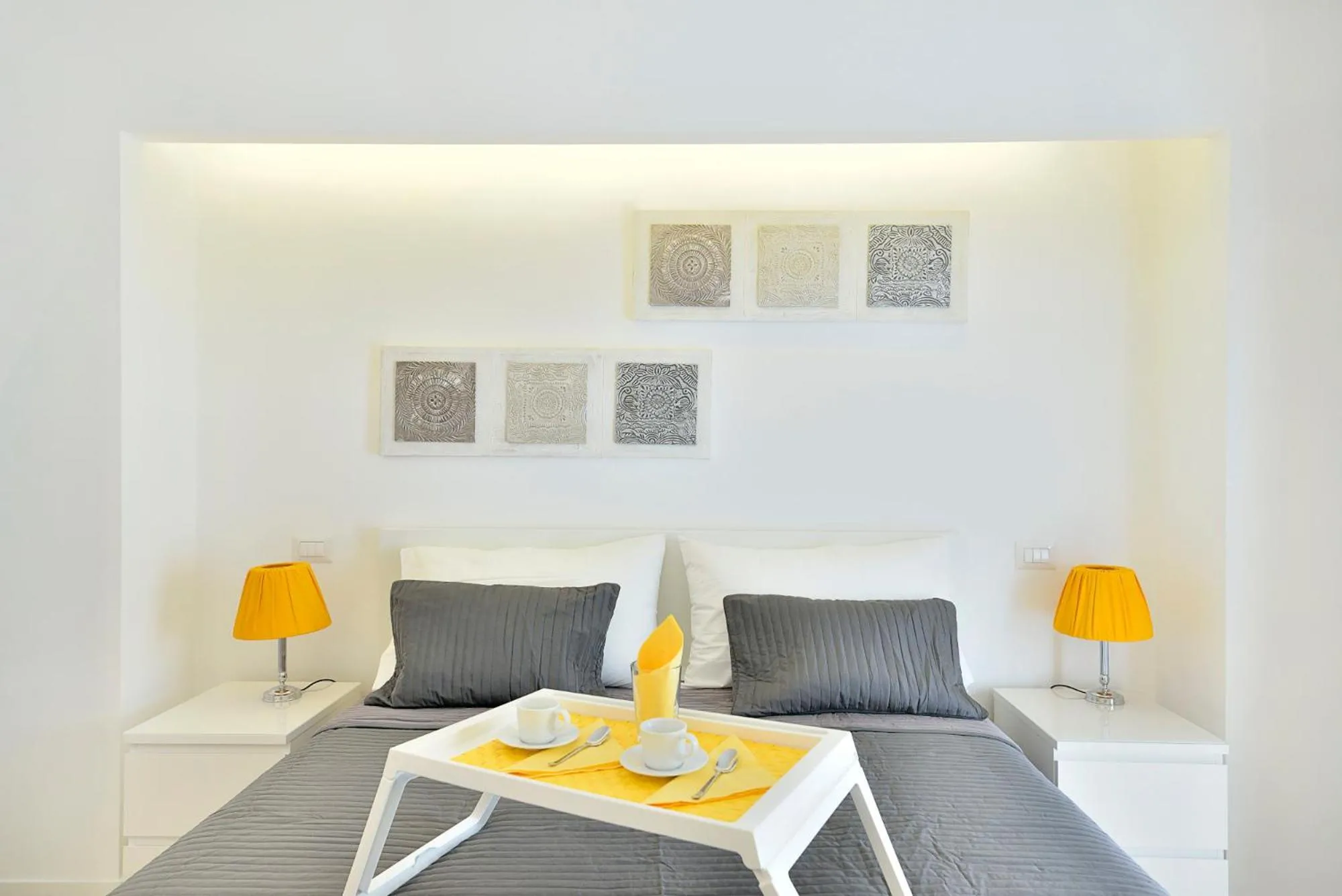 Bed in New Romantic Trastevere Apartment