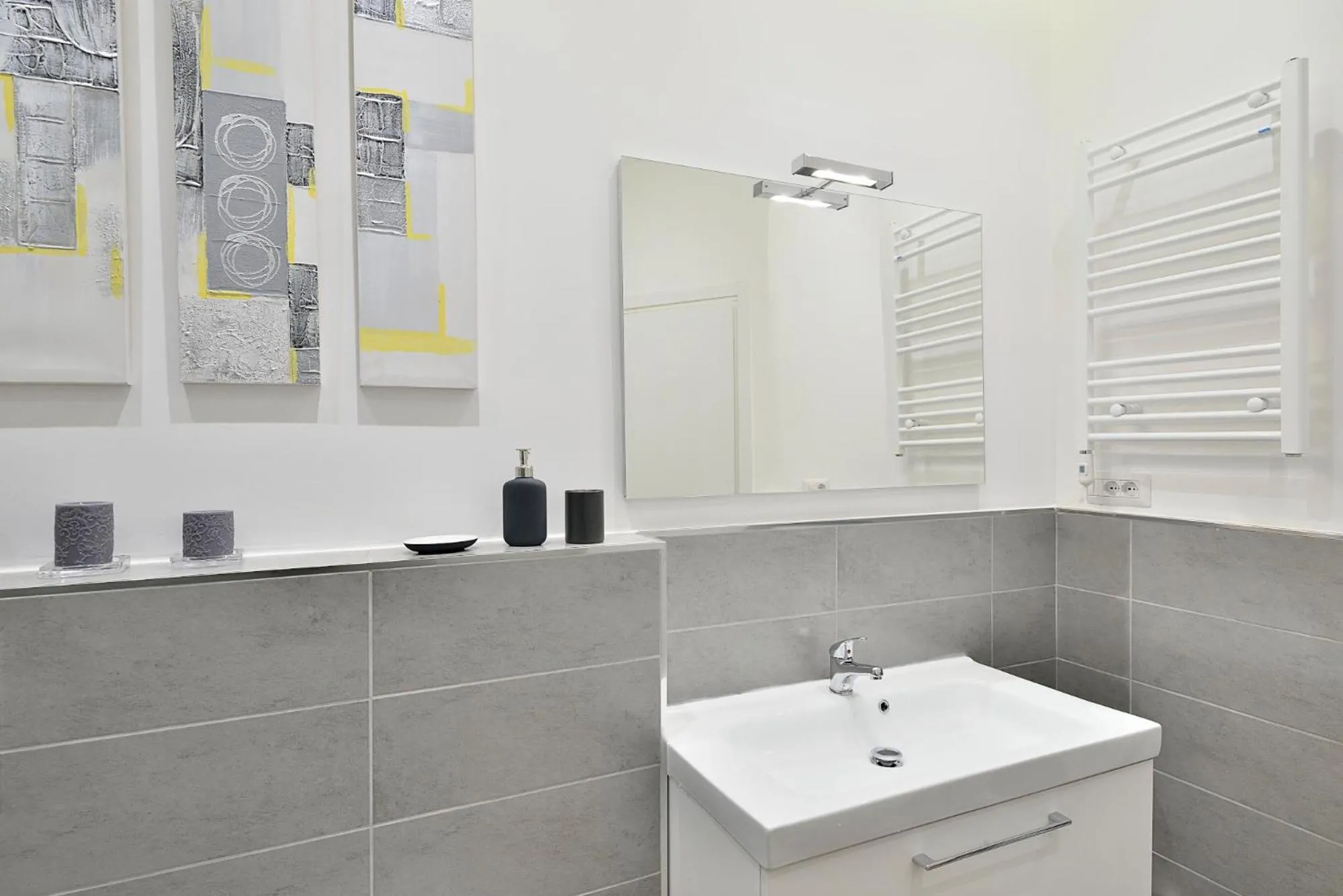 New Romantic Trastevere Apartment