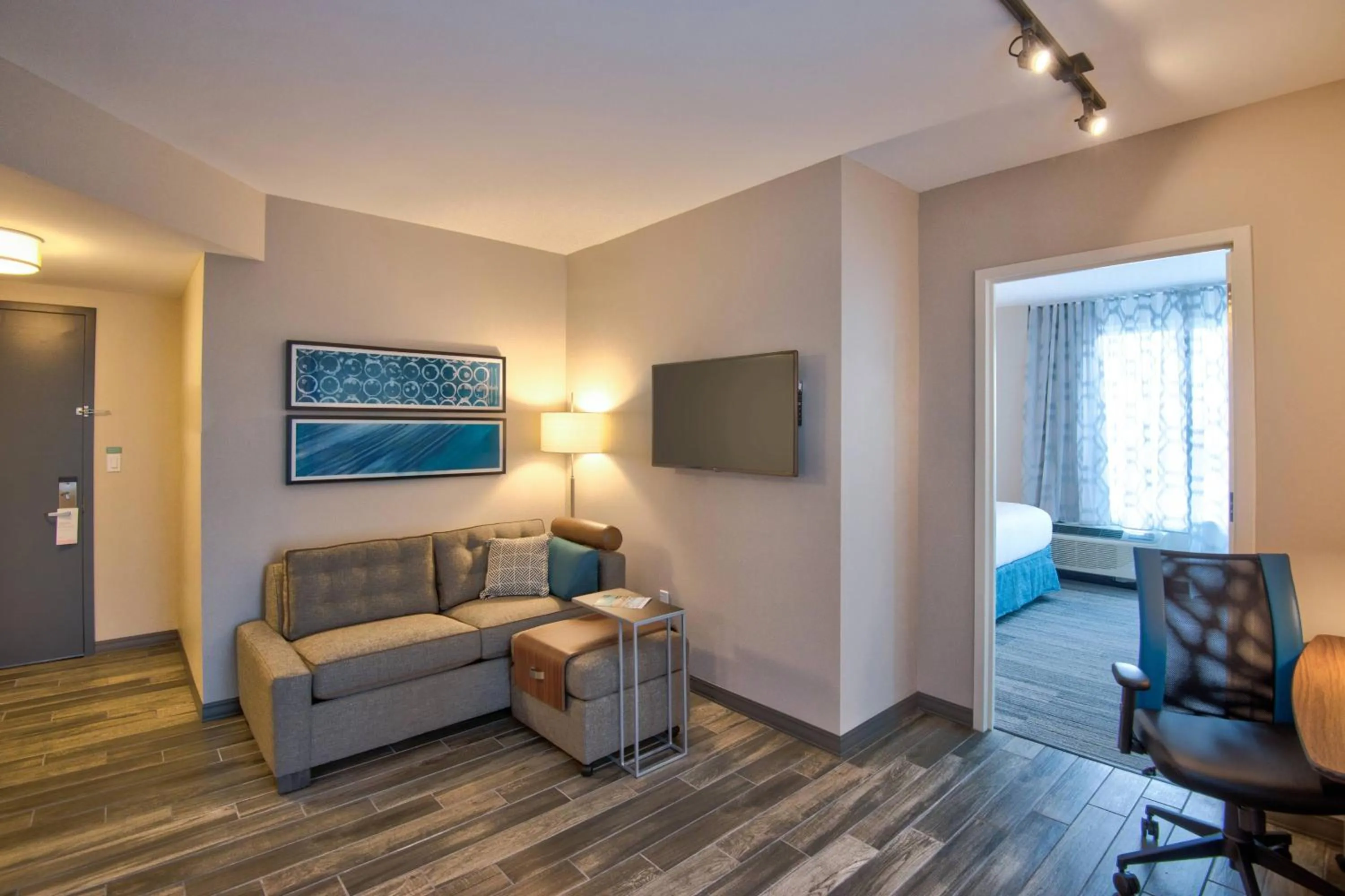Living room in TownePlace Suites by Marriott Miami Airport