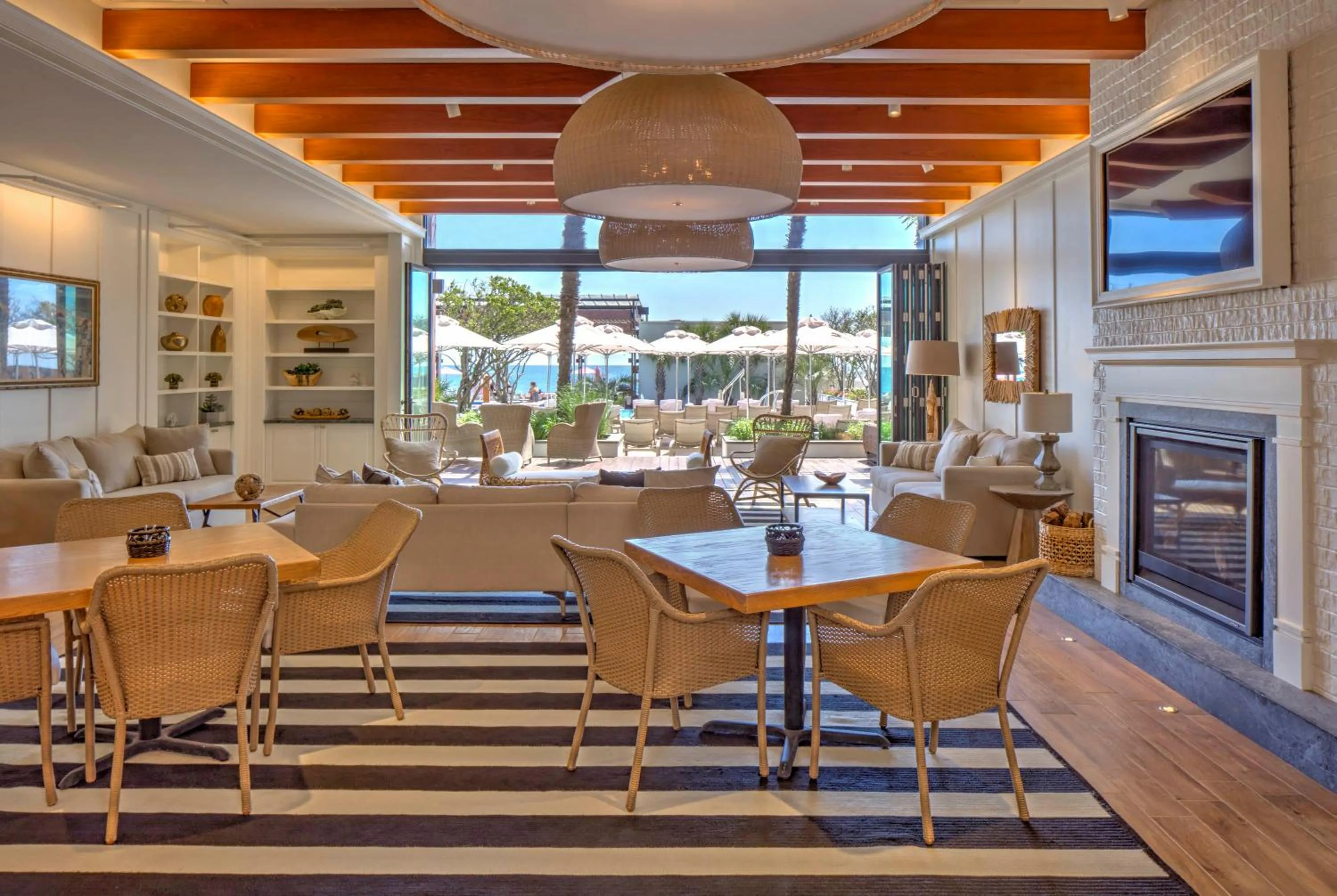 Seating area in The Cavalier Virginia Beach, Autograph Collection