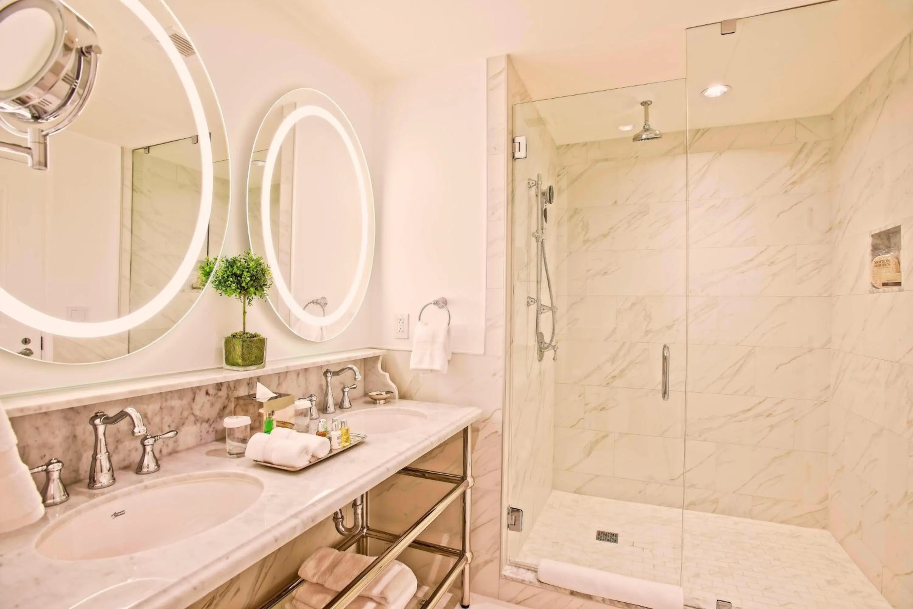 Bathroom in The Cavalier Virginia Beach, Autograph Collection