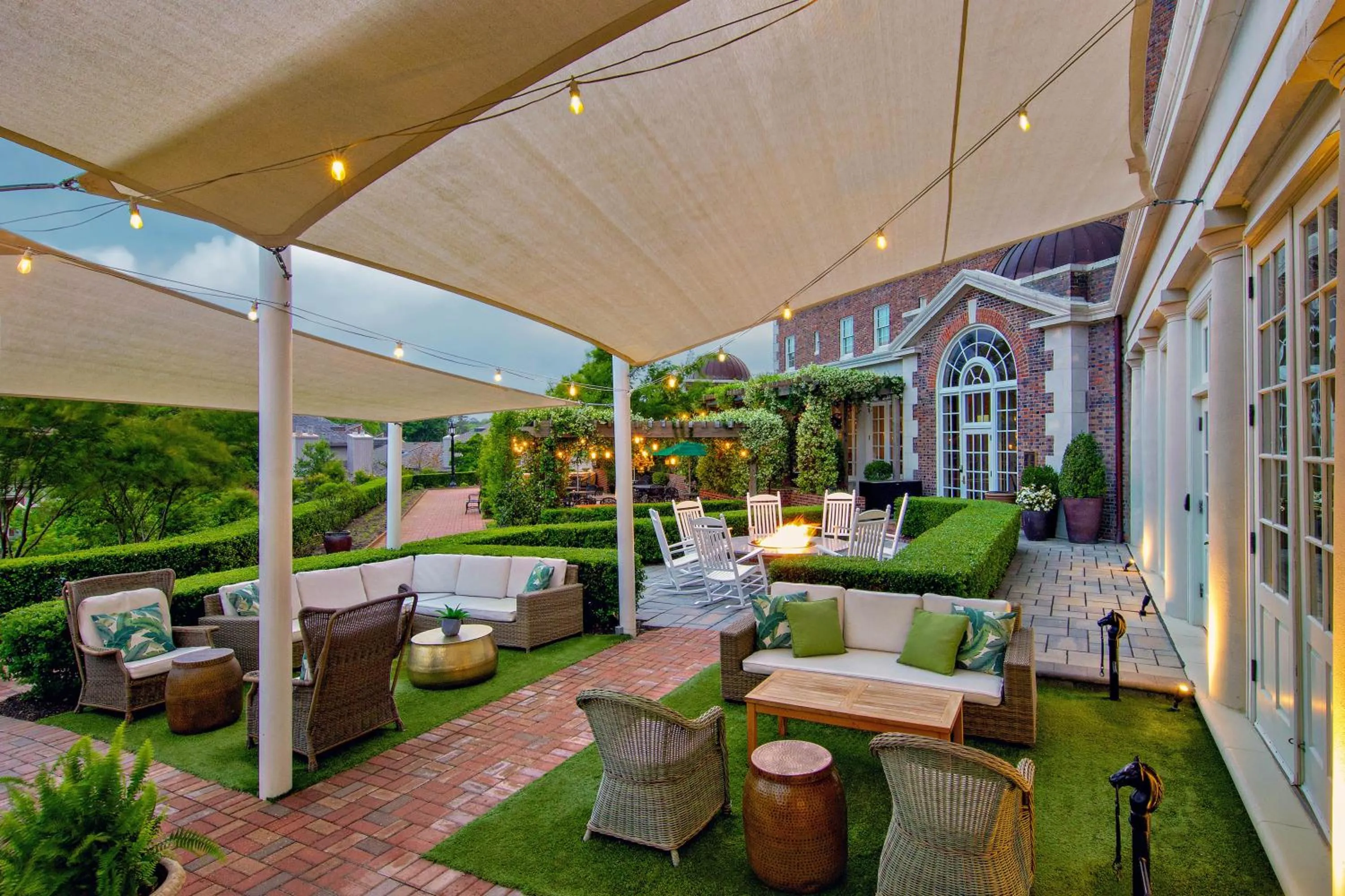 Patio in The Cavalier Virginia Beach, Autograph Collection