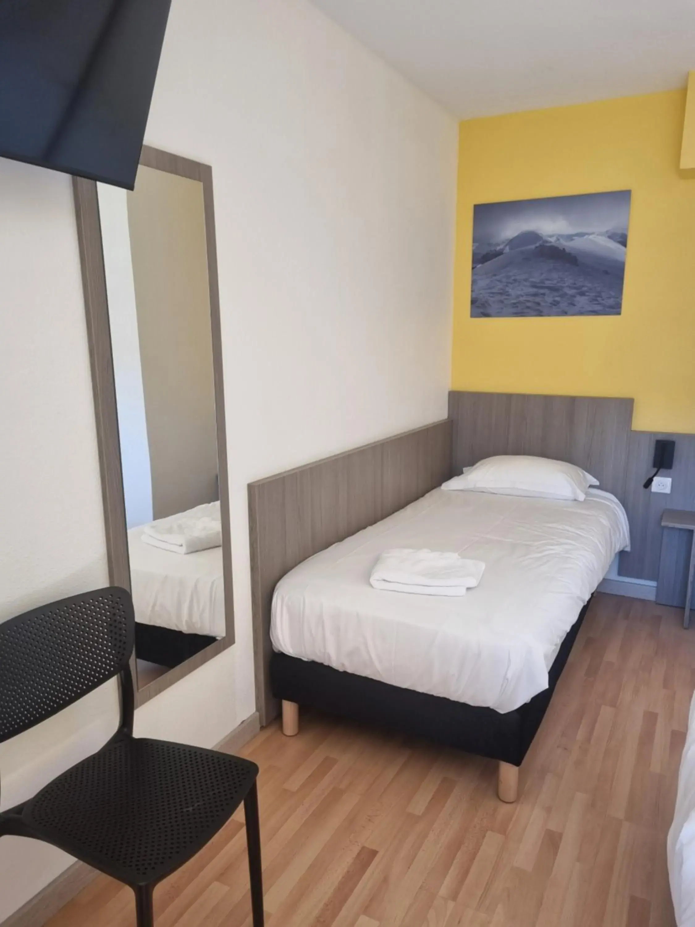 Bed in The Originals Access, Hôtel Le Lutéa Bed in The Originals Access, Hôtel Le Lutéa