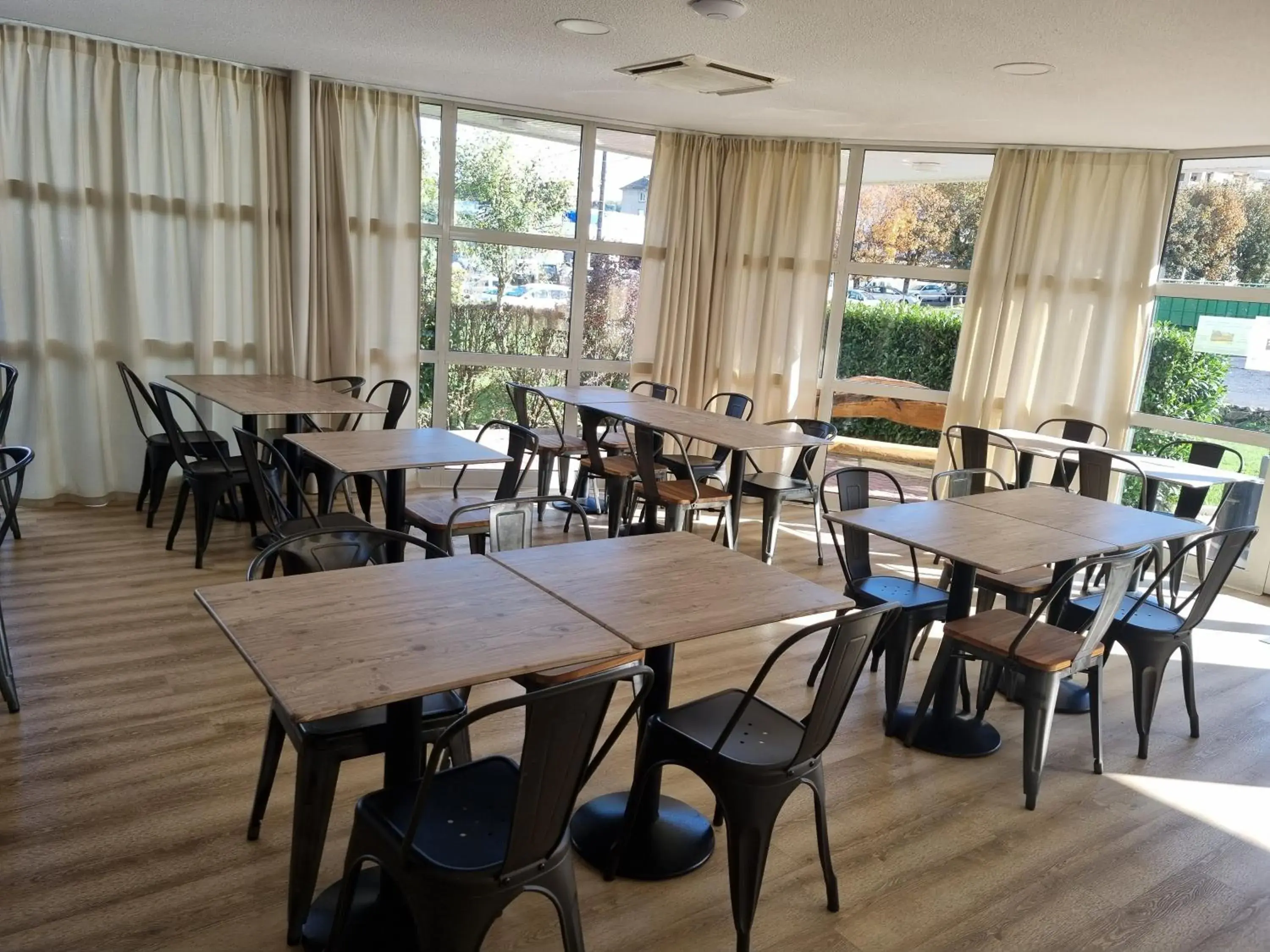 Property building in The Originals Access, Hôtel Le Lutéa Property building in The Originals Access, Hôtel Le Lutéa