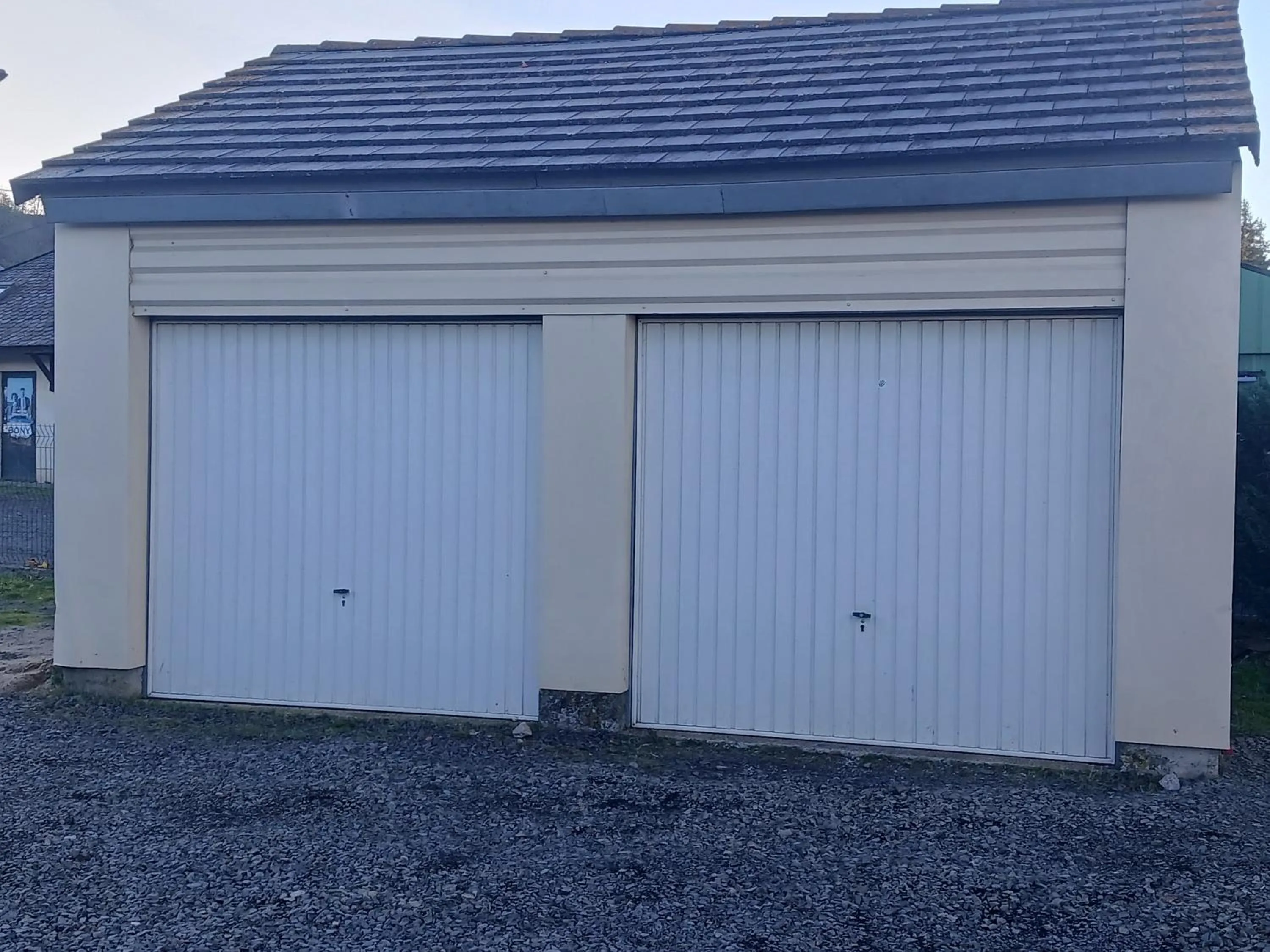 Parking in The Originals Access, Hôtel Le Lutéa