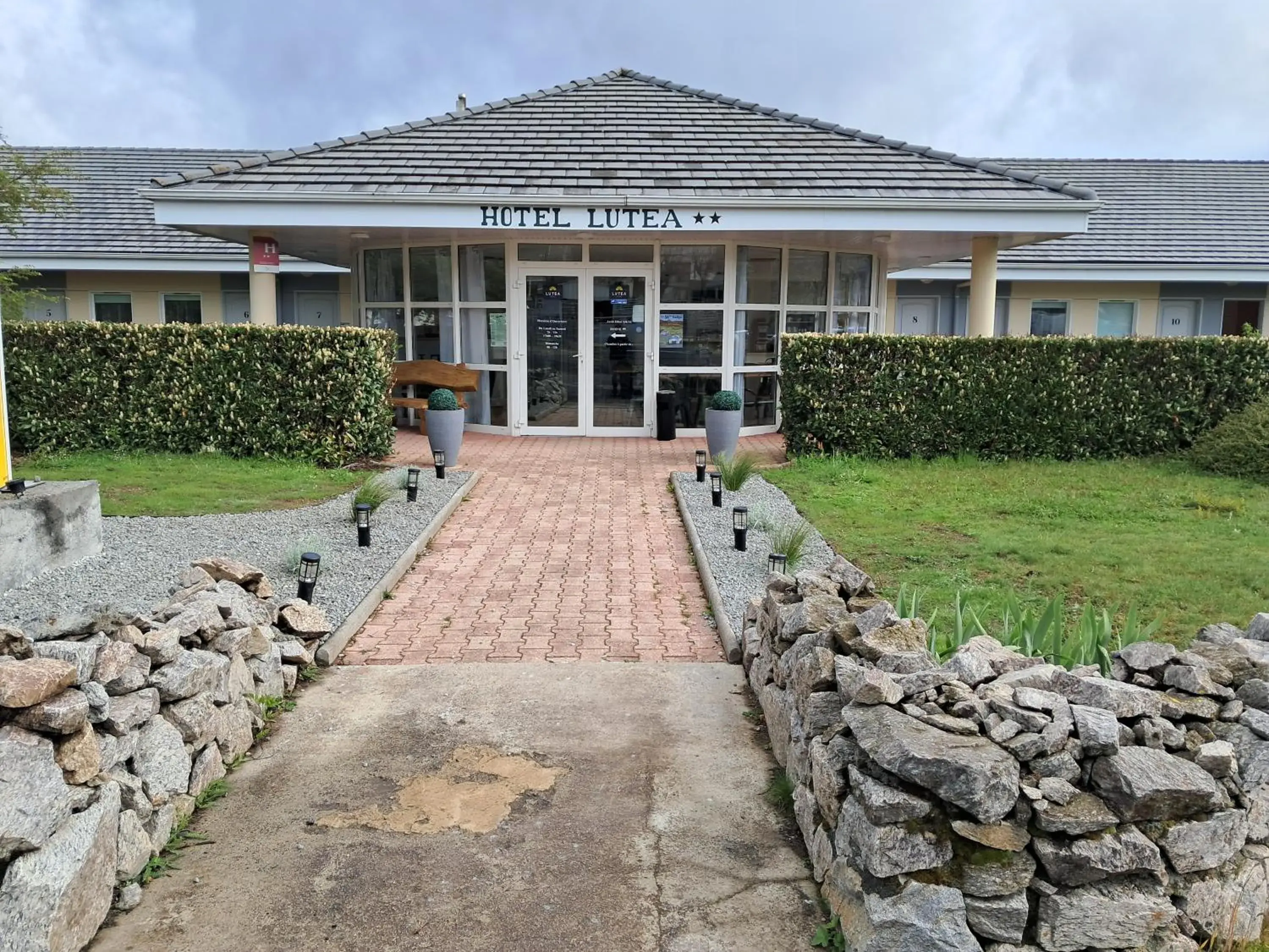Facade/entrance in The Originals Access, Hôtel Le Lutéa Facade/entrance in The Originals Access, Hôtel Le Lutéa