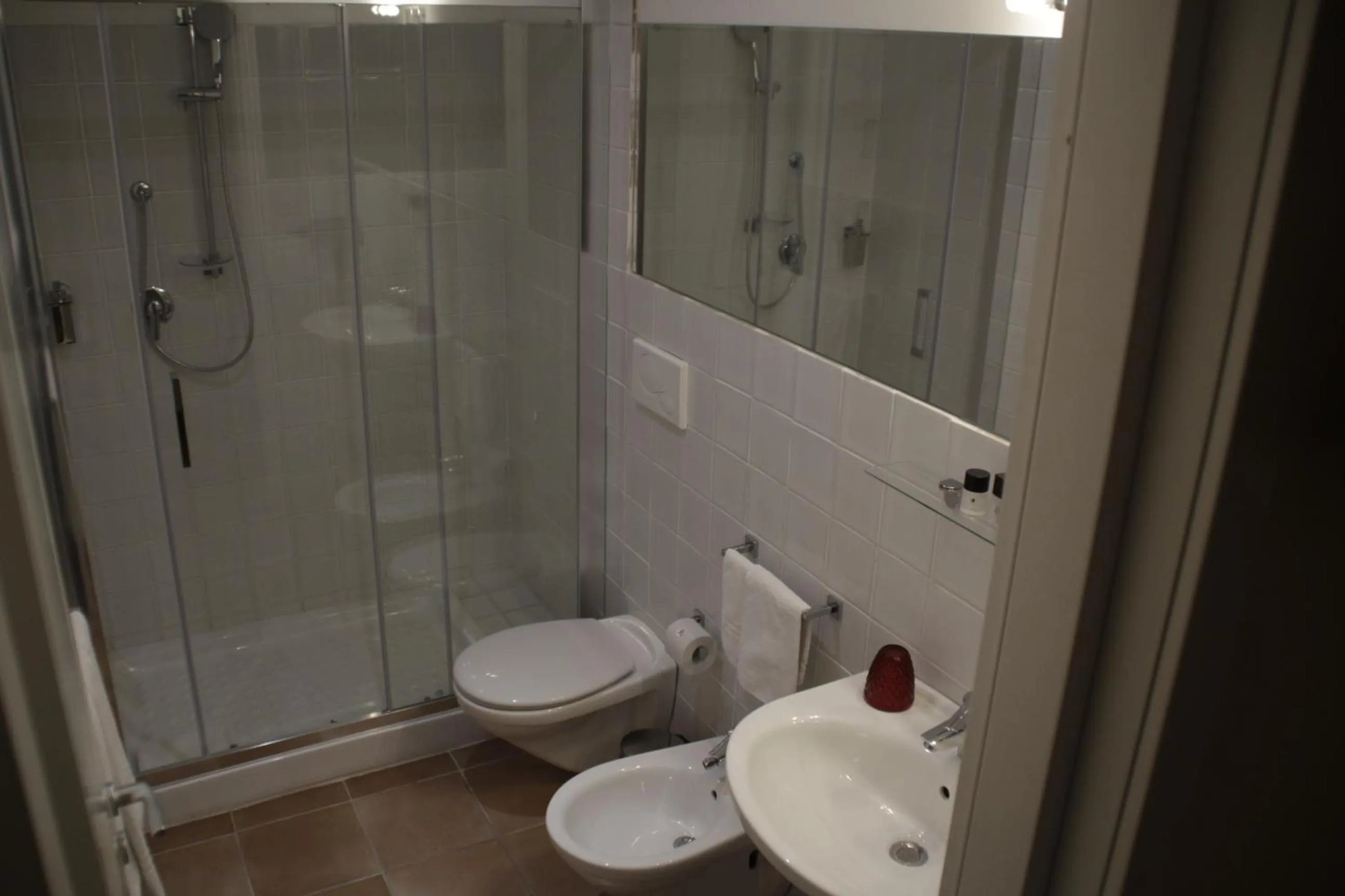 Shower in Lanterne Magiche Ortigia