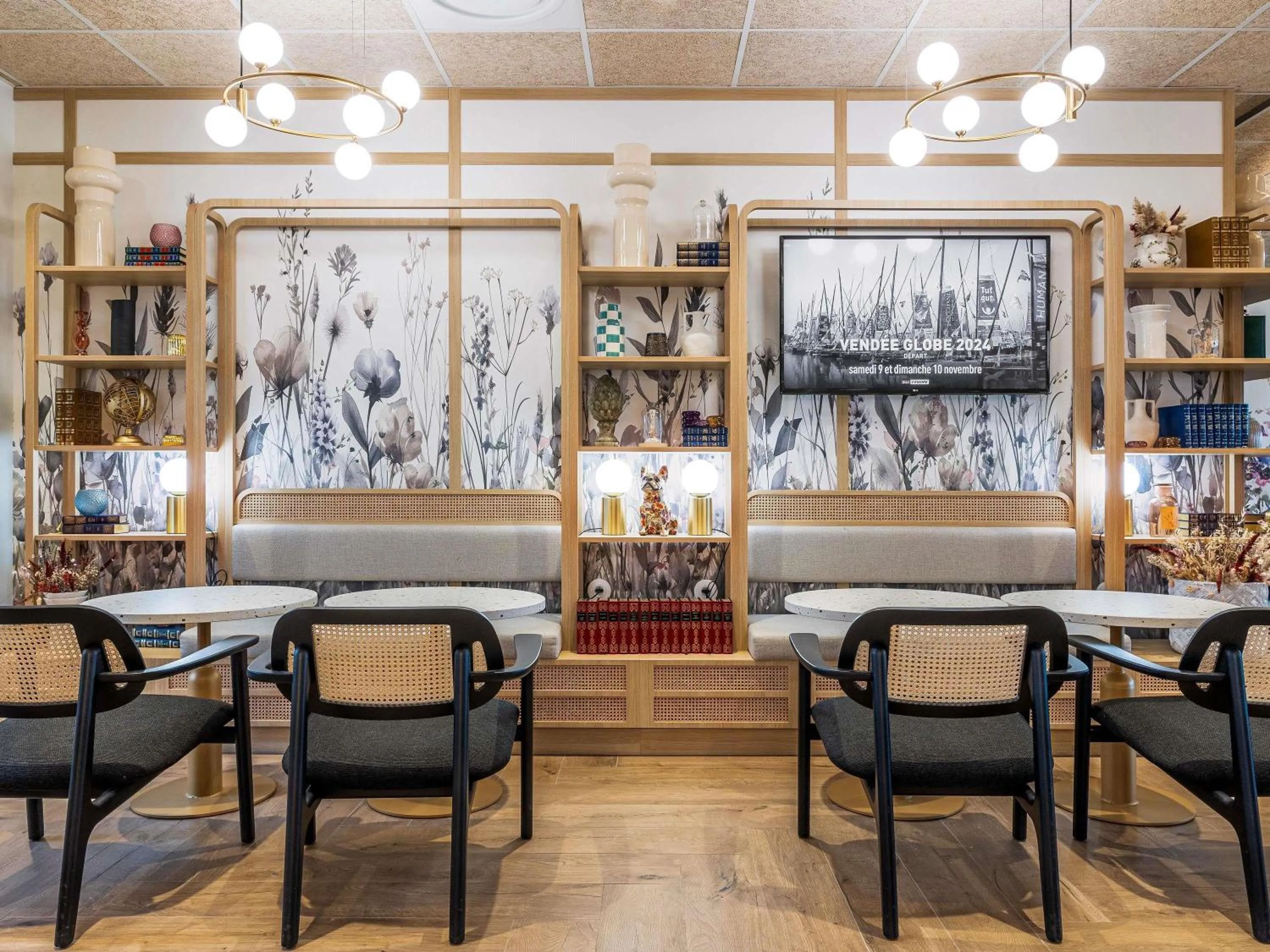 Property building in ibis Styles Pontivy centre Bretagne