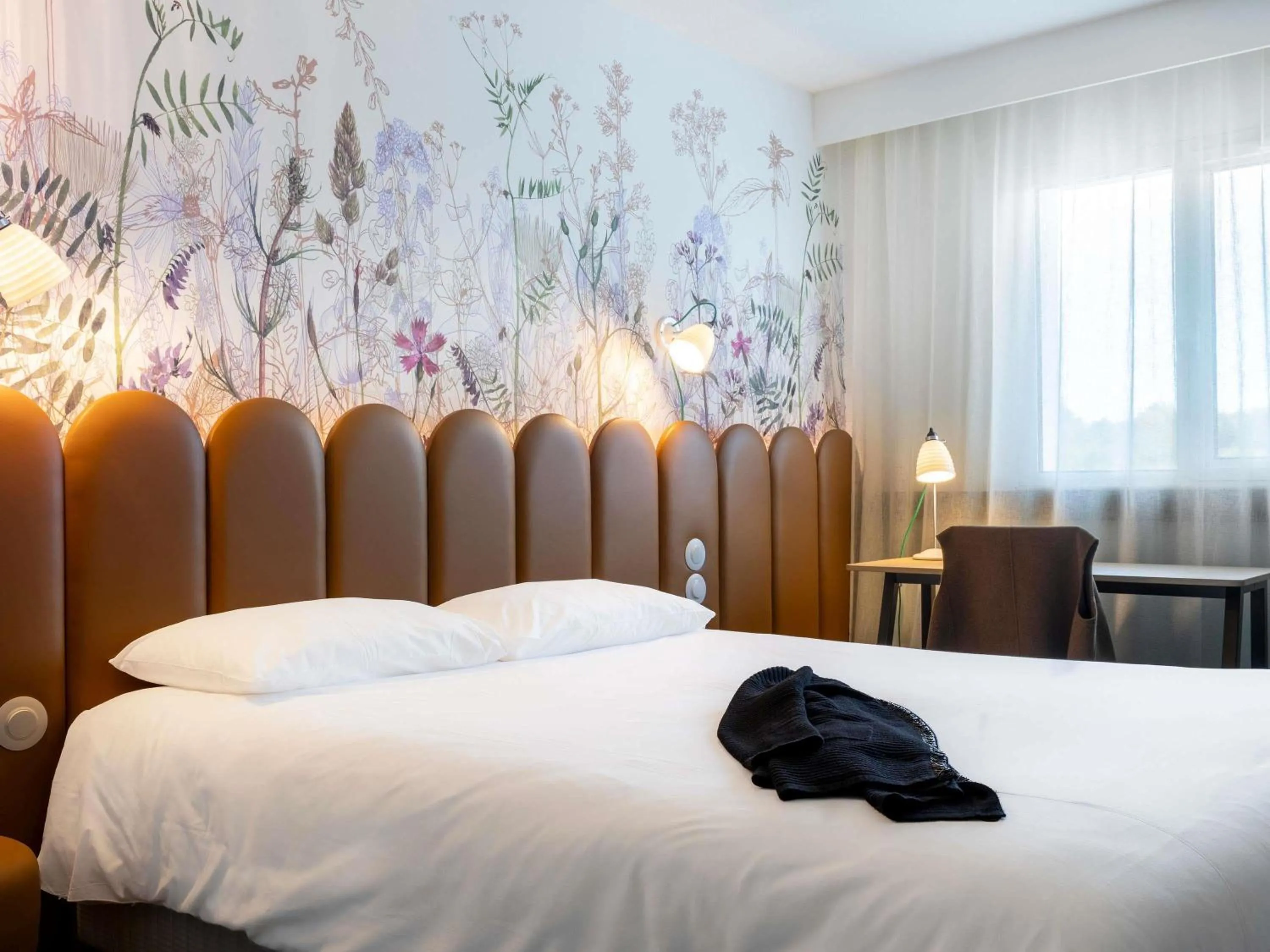 Bedroom, Bed in ibis Styles Pontivy centre Bretagne