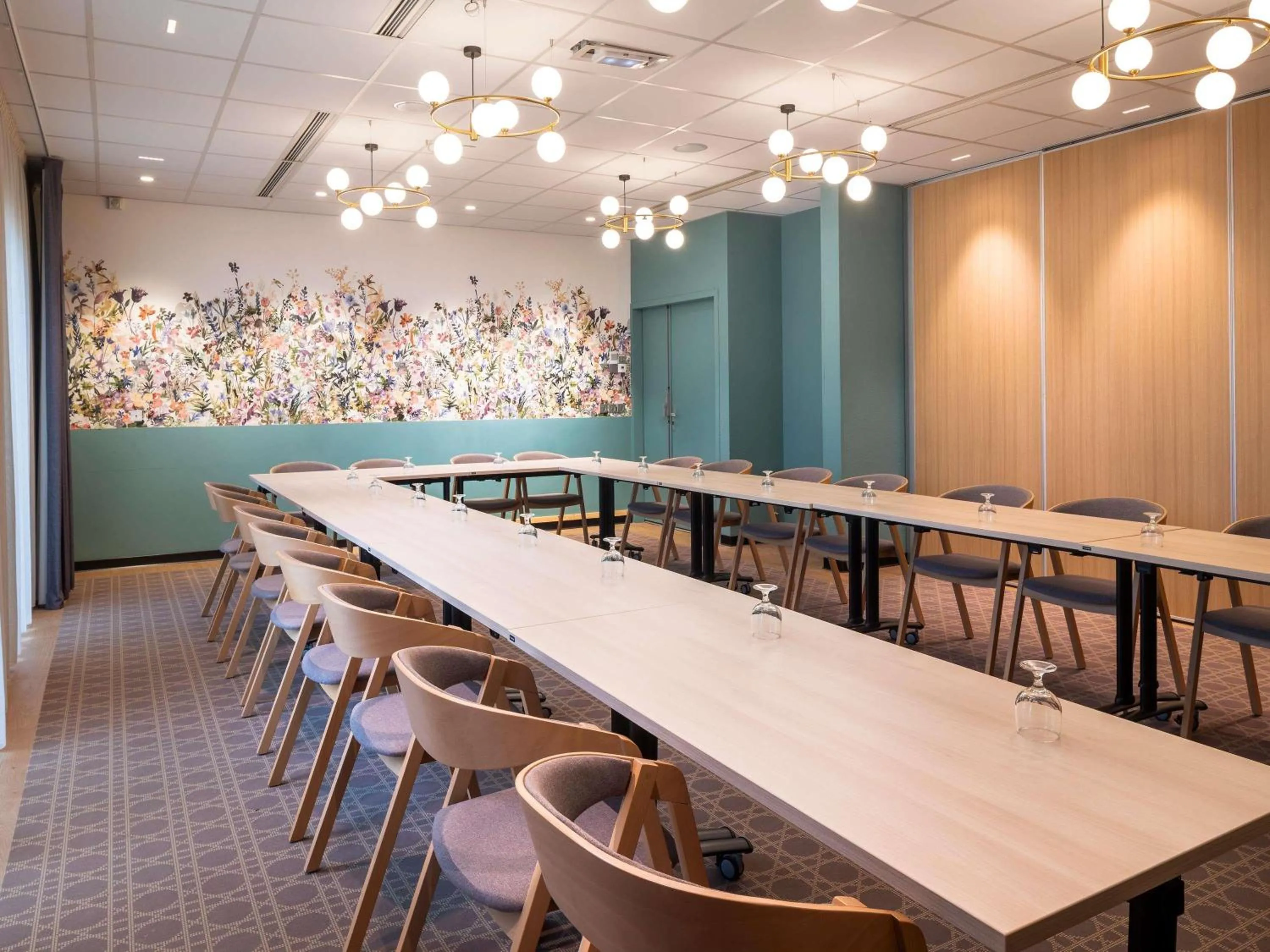 Meeting/conference room in ibis Styles Pontivy centre Bretagne