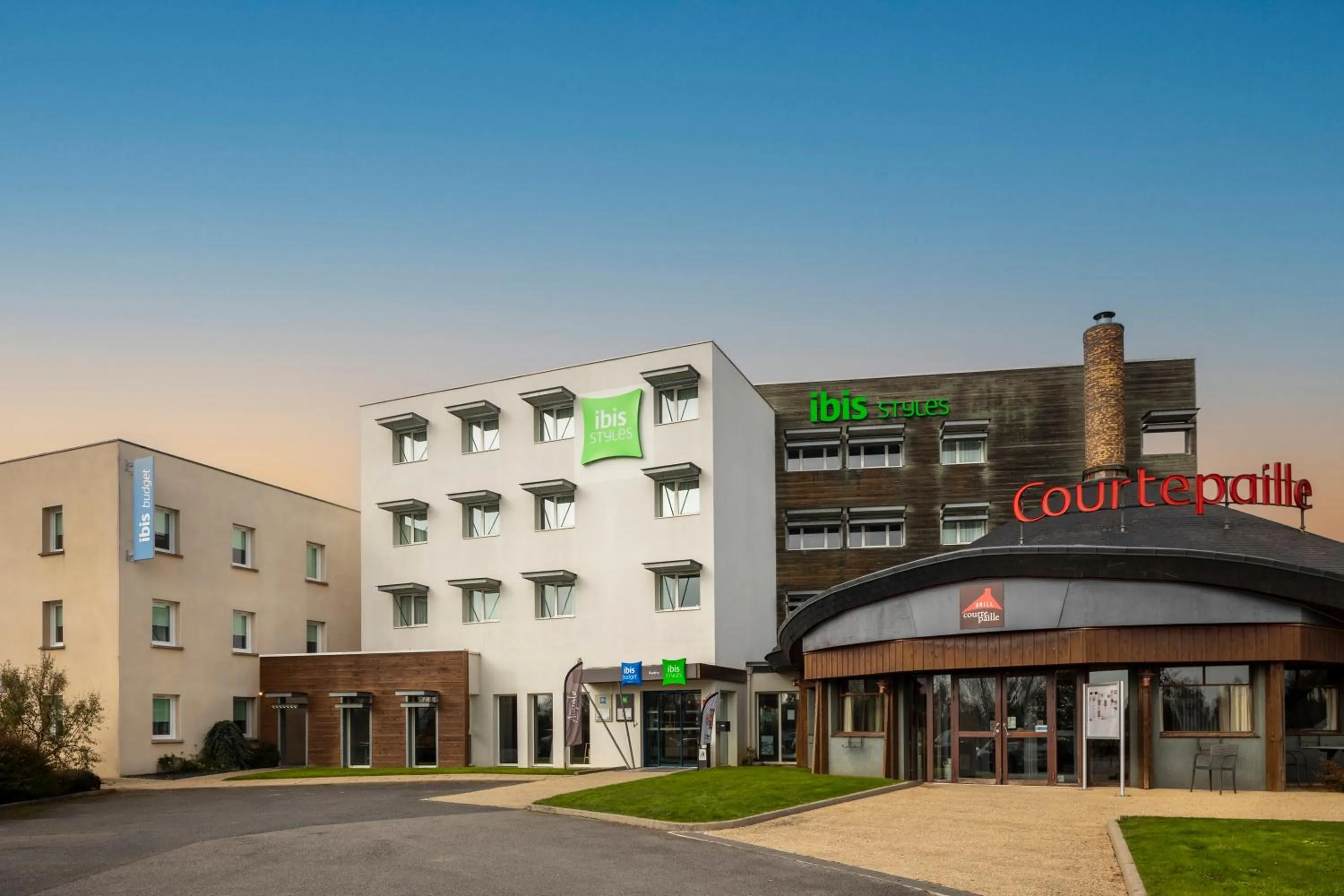 Property building in ibis Styles Pontivy centre Bretagne