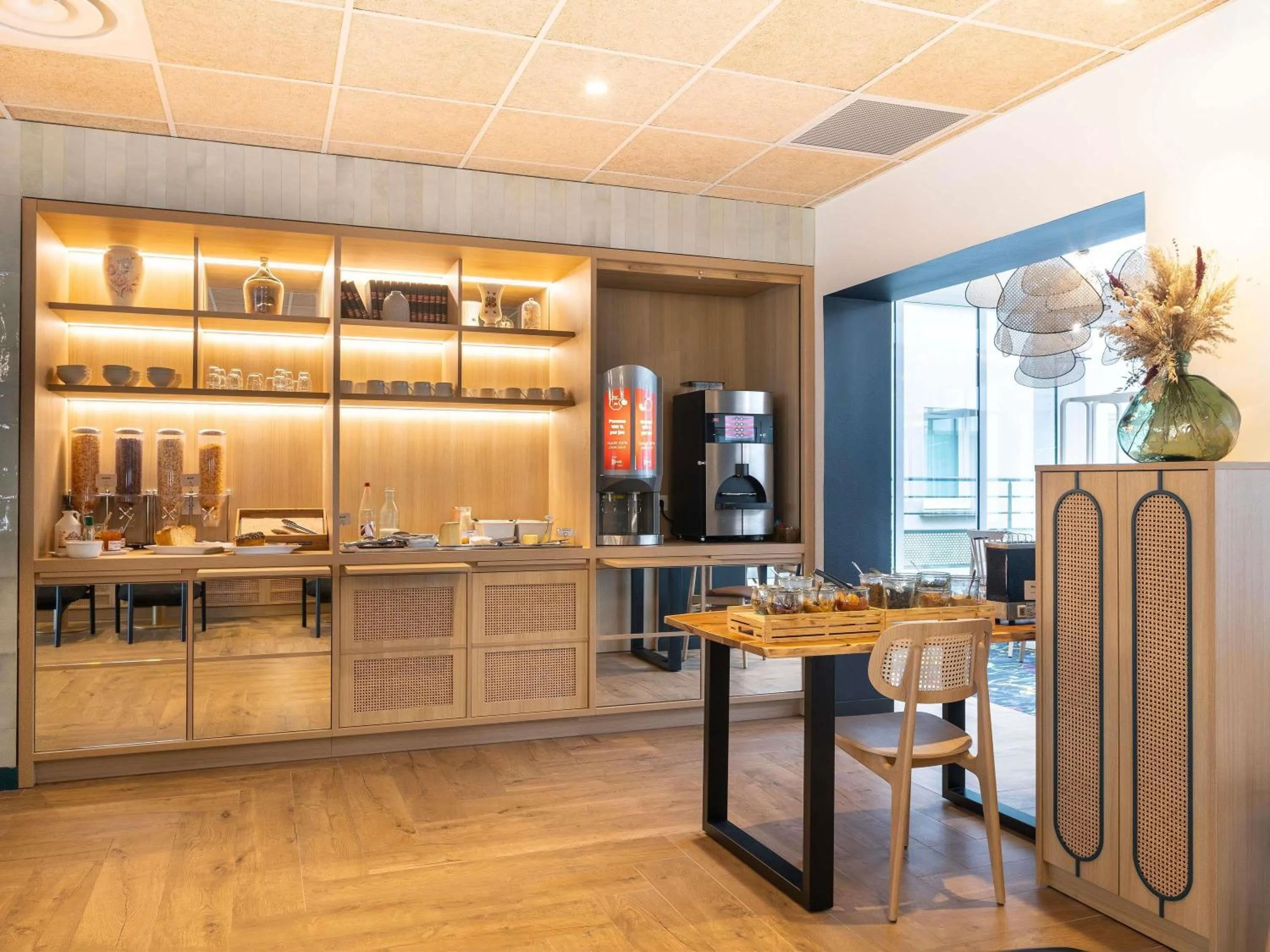 Breakfast in ibis Styles Pontivy centre Bretagne