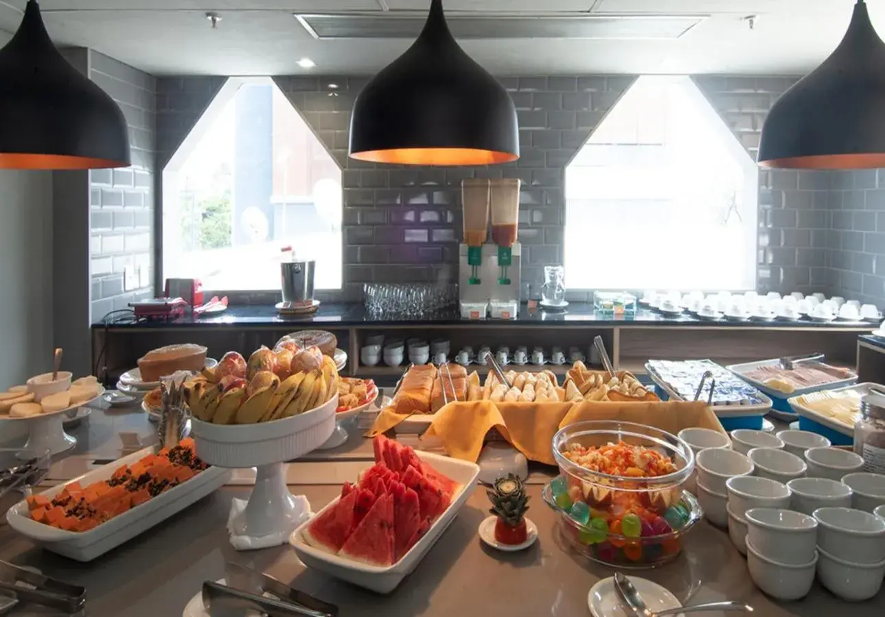 Food and drinks in Conect Smart Salvador by Accor Food and drinks in Conect Smart Salvador by Accor