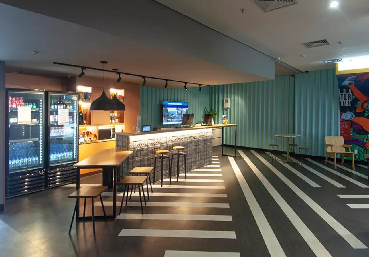 Lounge or bar in Conect Smart Salvador by Accor Lounge or bar in Conect Smart Salvador by Accor
