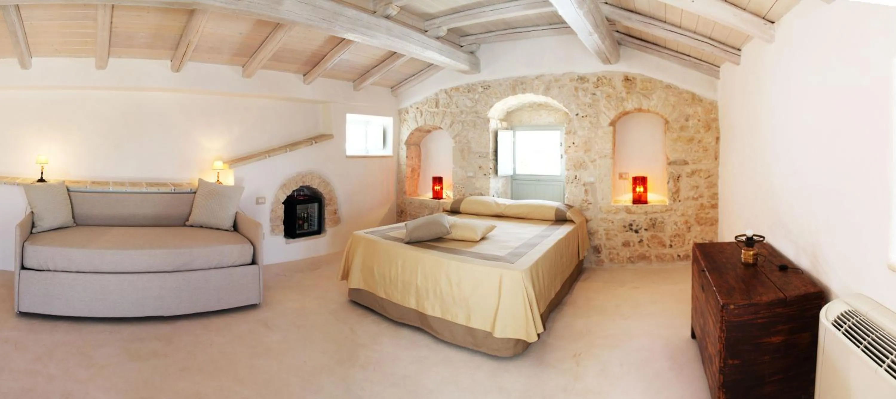 Bedroom, Bed in Palazzo Camarda B&B