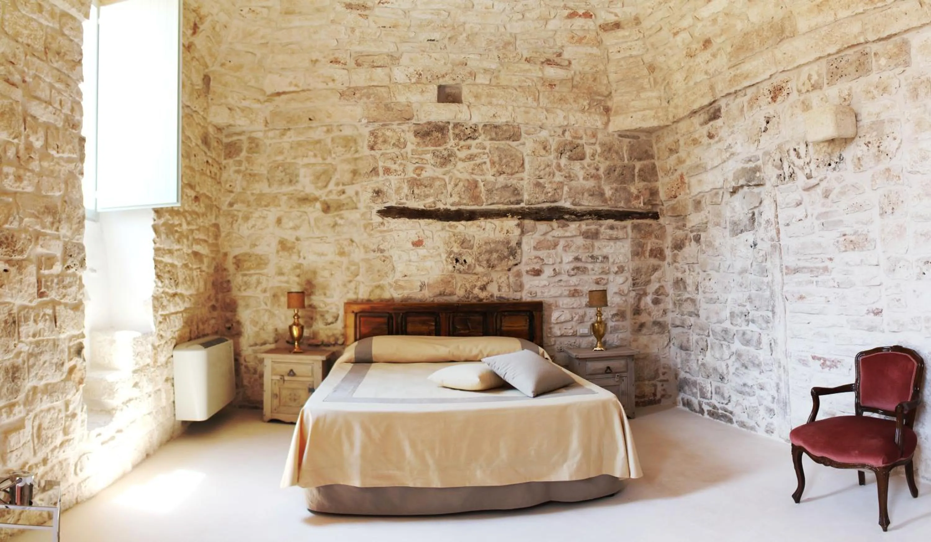 Bedroom, Bed in Palazzo Camarda B&B