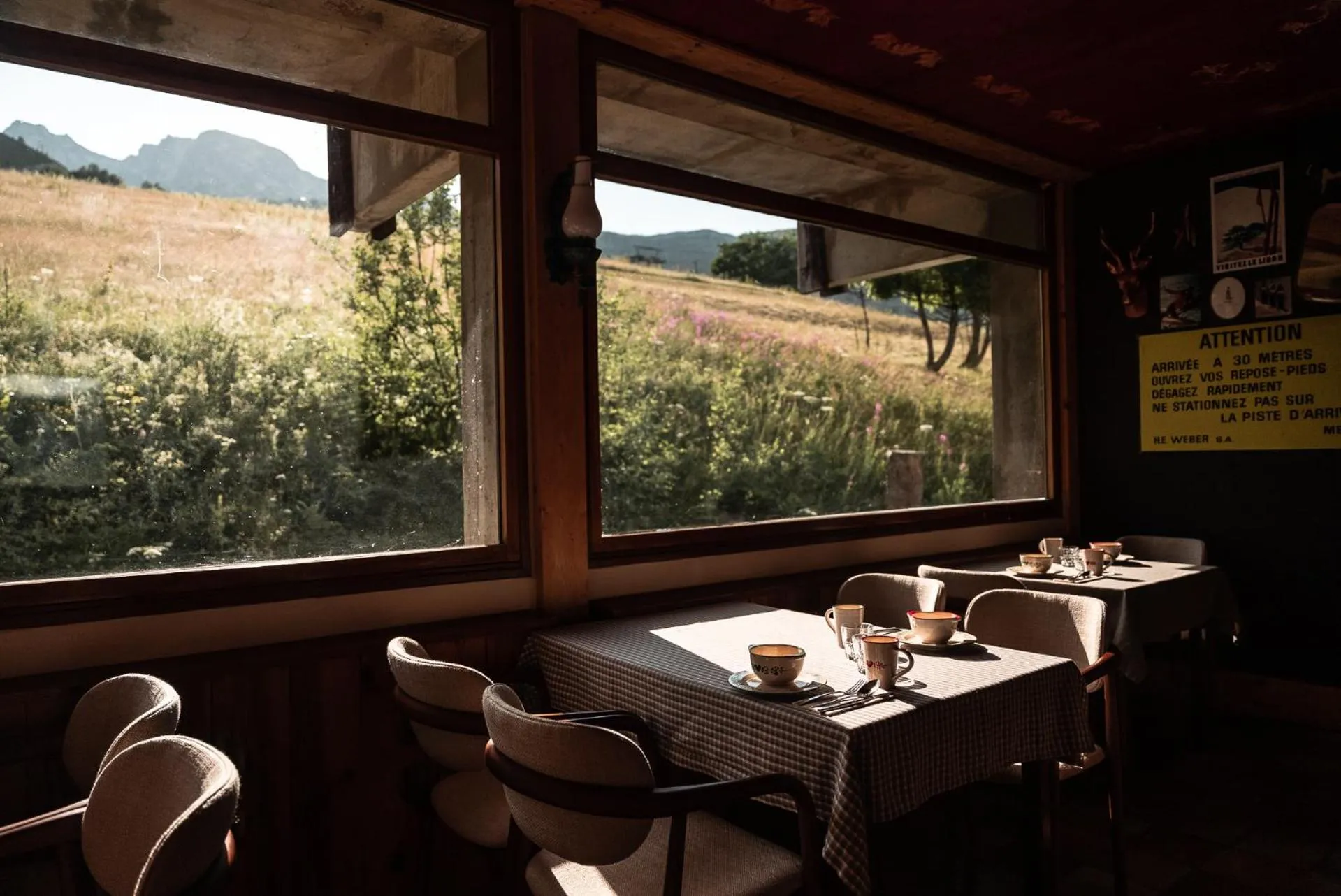 Breakfast in Les Cèdres - Hôtel - Restaurants - Spa
