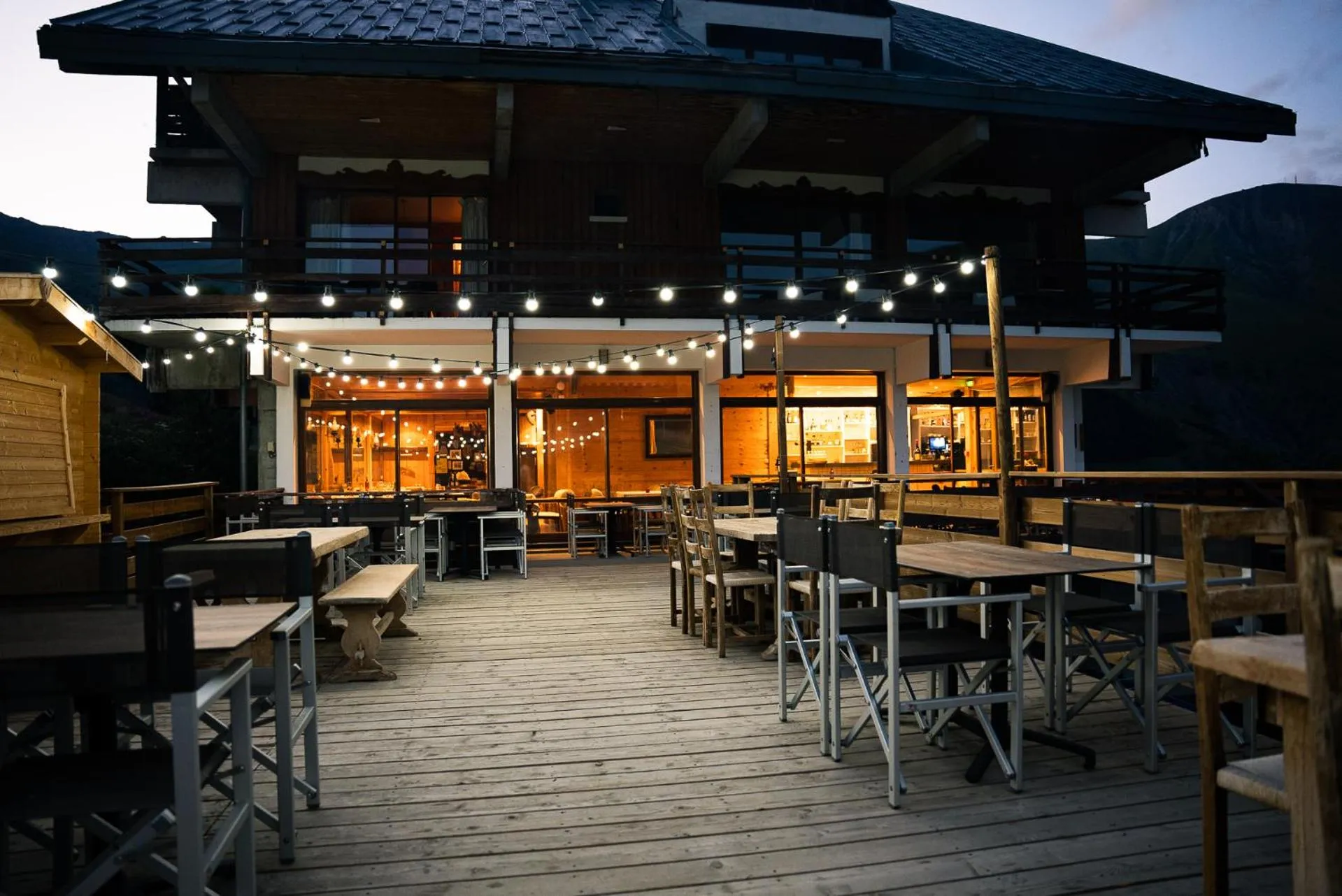 Patio in Les Cèdres - Hôtel - Restaurants - Spa