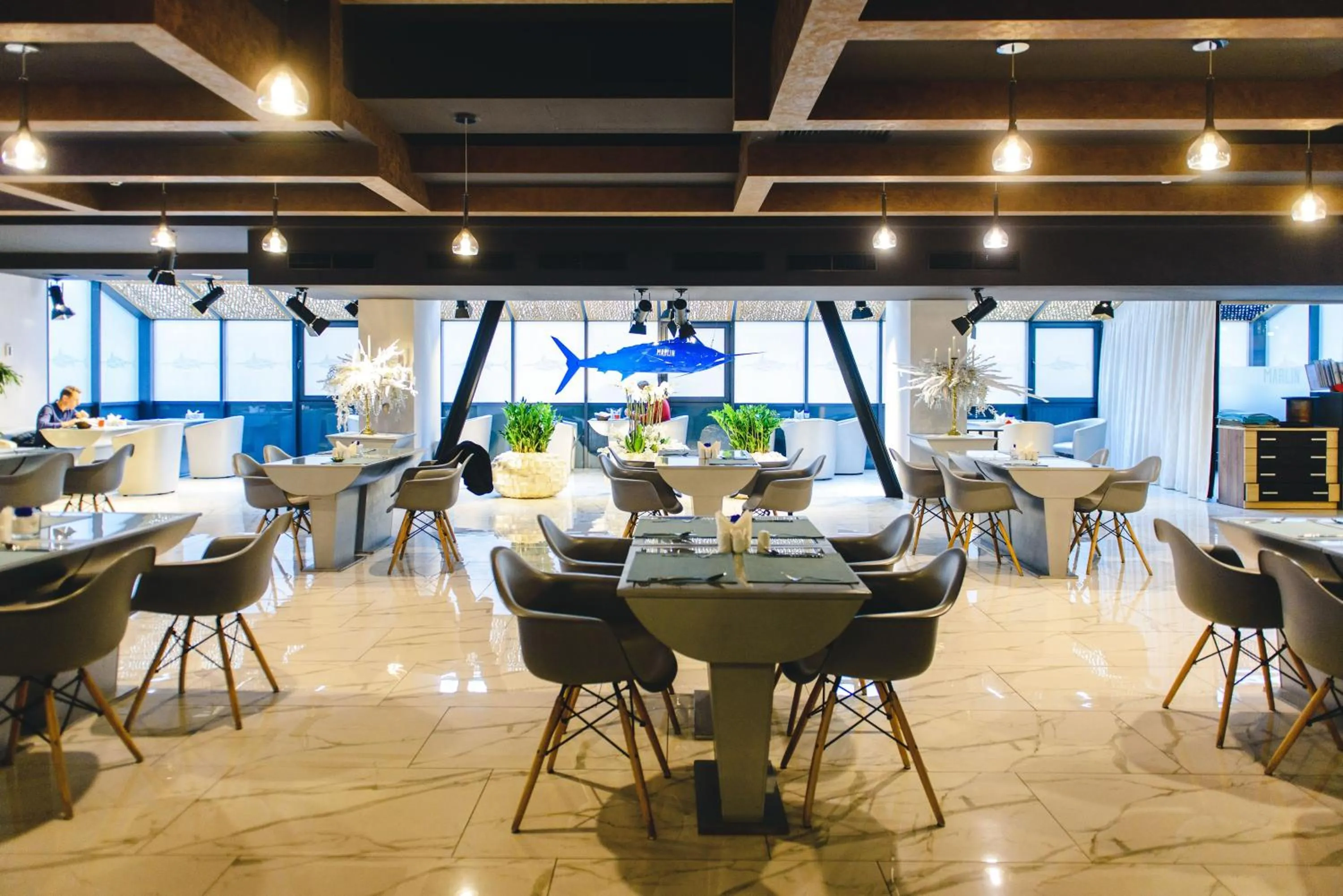 Restaurant/places to eat in Marlin