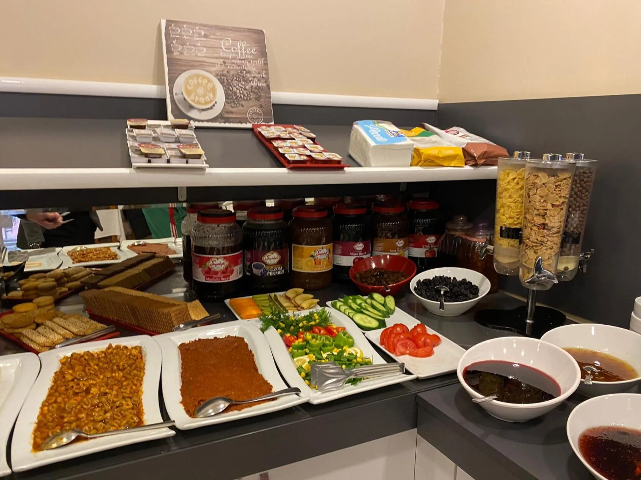 Buffet breakfast in Magnaura House Hotel