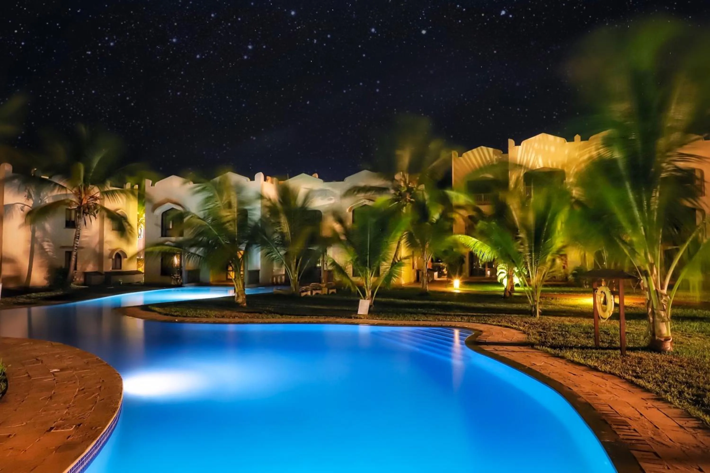 Swimming pool in Silver Palm Spa & Resort