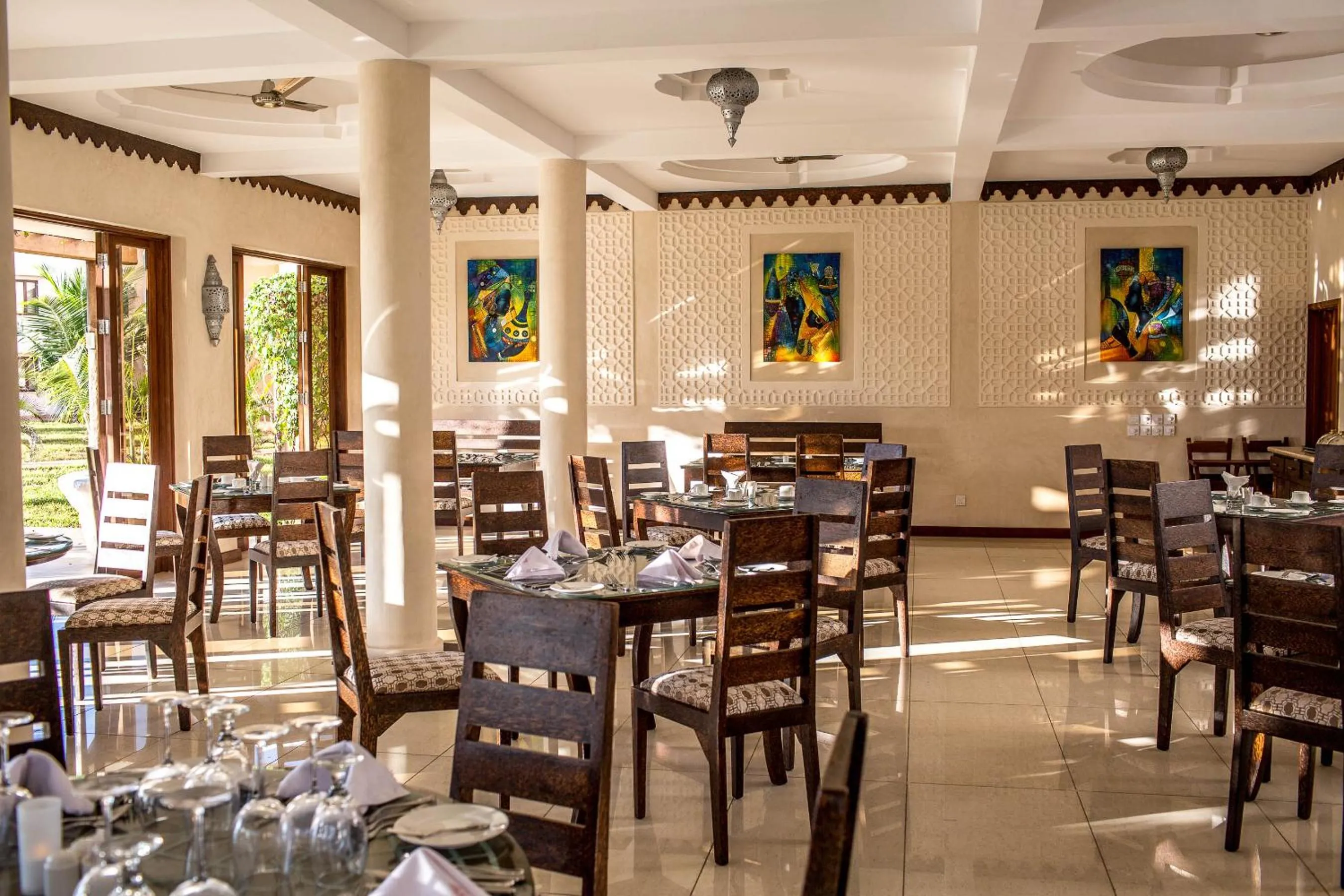 Restaurant/places to eat in Silver Palm Spa & Resort