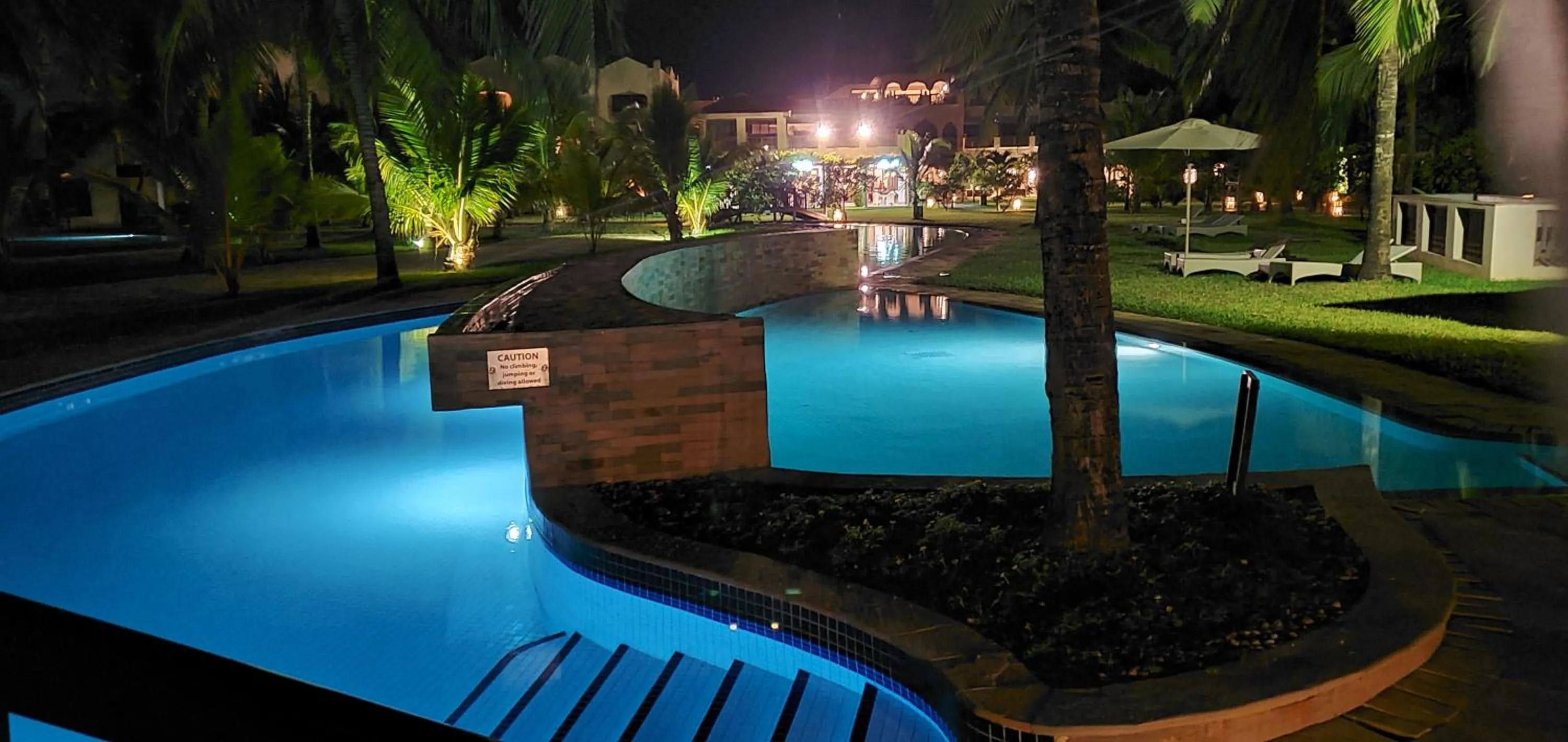 Swimming pool in Silver Palm Spa & Resort