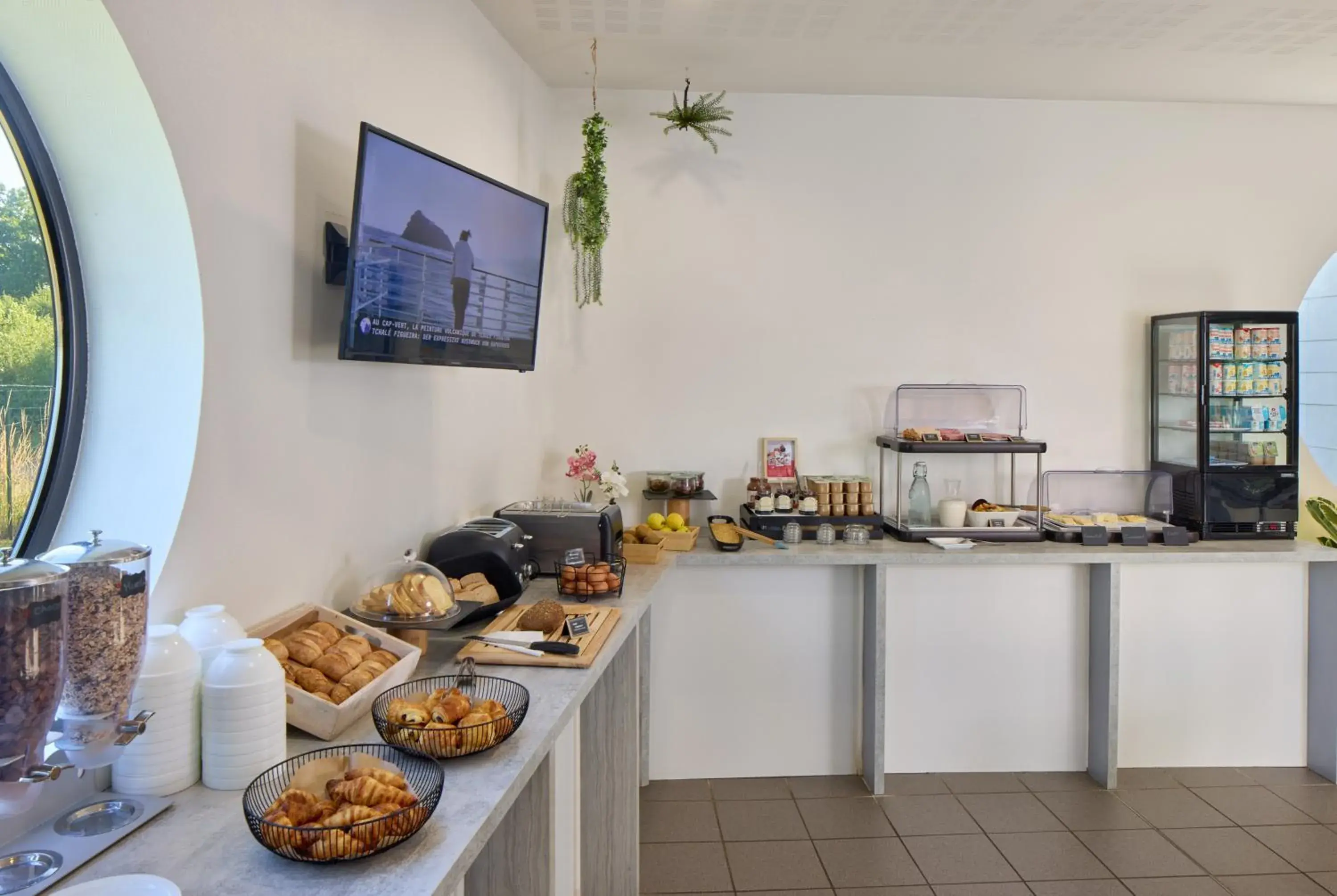 Buffet breakfast in Zenitude Hôtel-Résidences Bordeaux Aéroport Mérignac Buffet breakfast in Zenitude Hôtel-Résidences Bordeaux Aéroport Mérignac