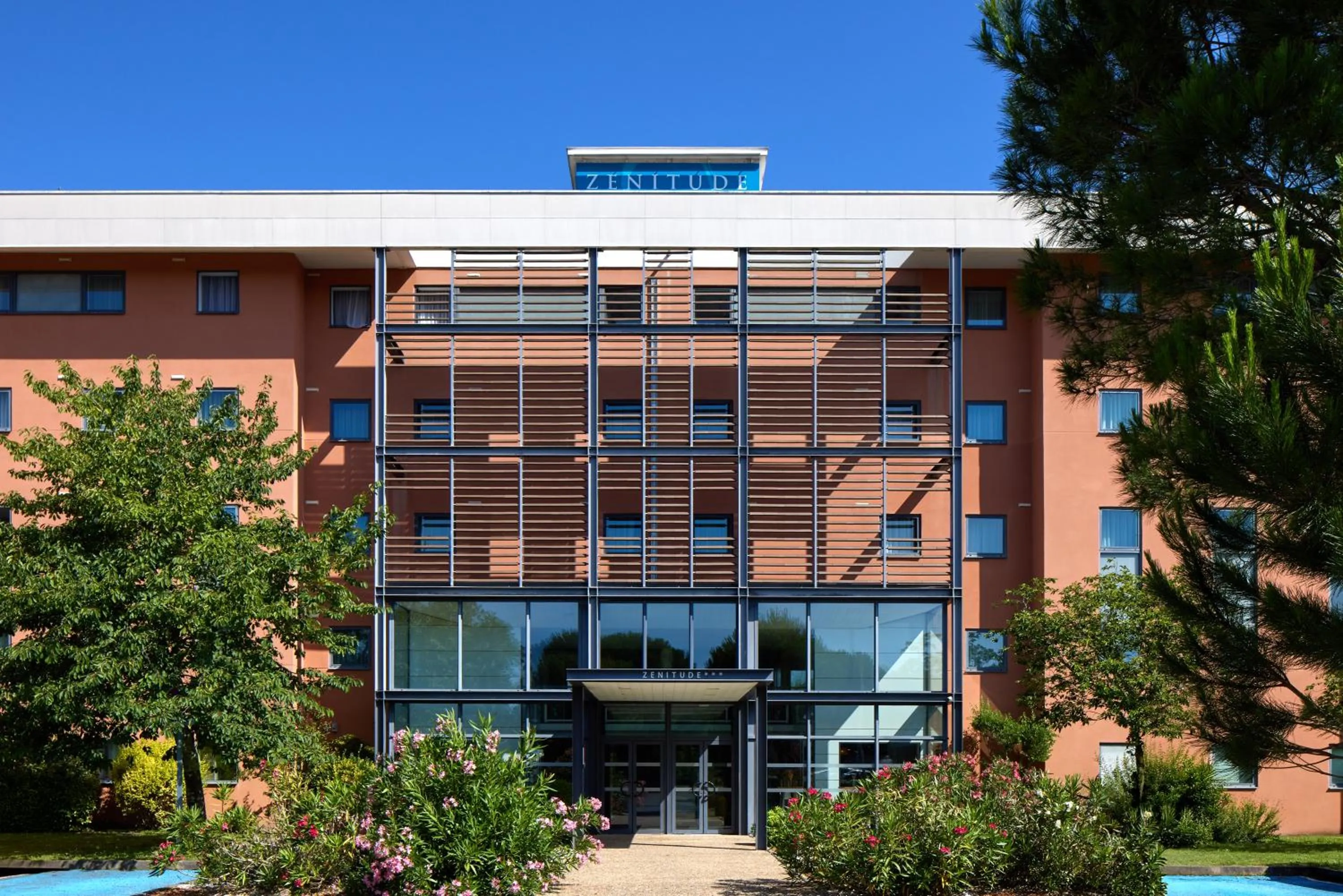 Property building in Zenitude Hôtel-Résidences Bordeaux Aéroport Mérignac