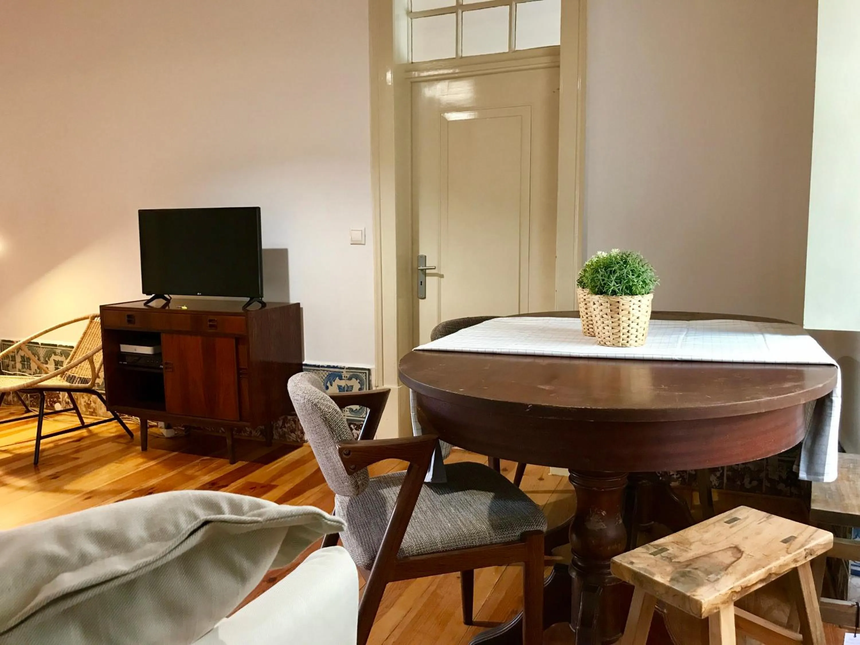 TV and multimedia in Apartments Center Castelo de São Jorge