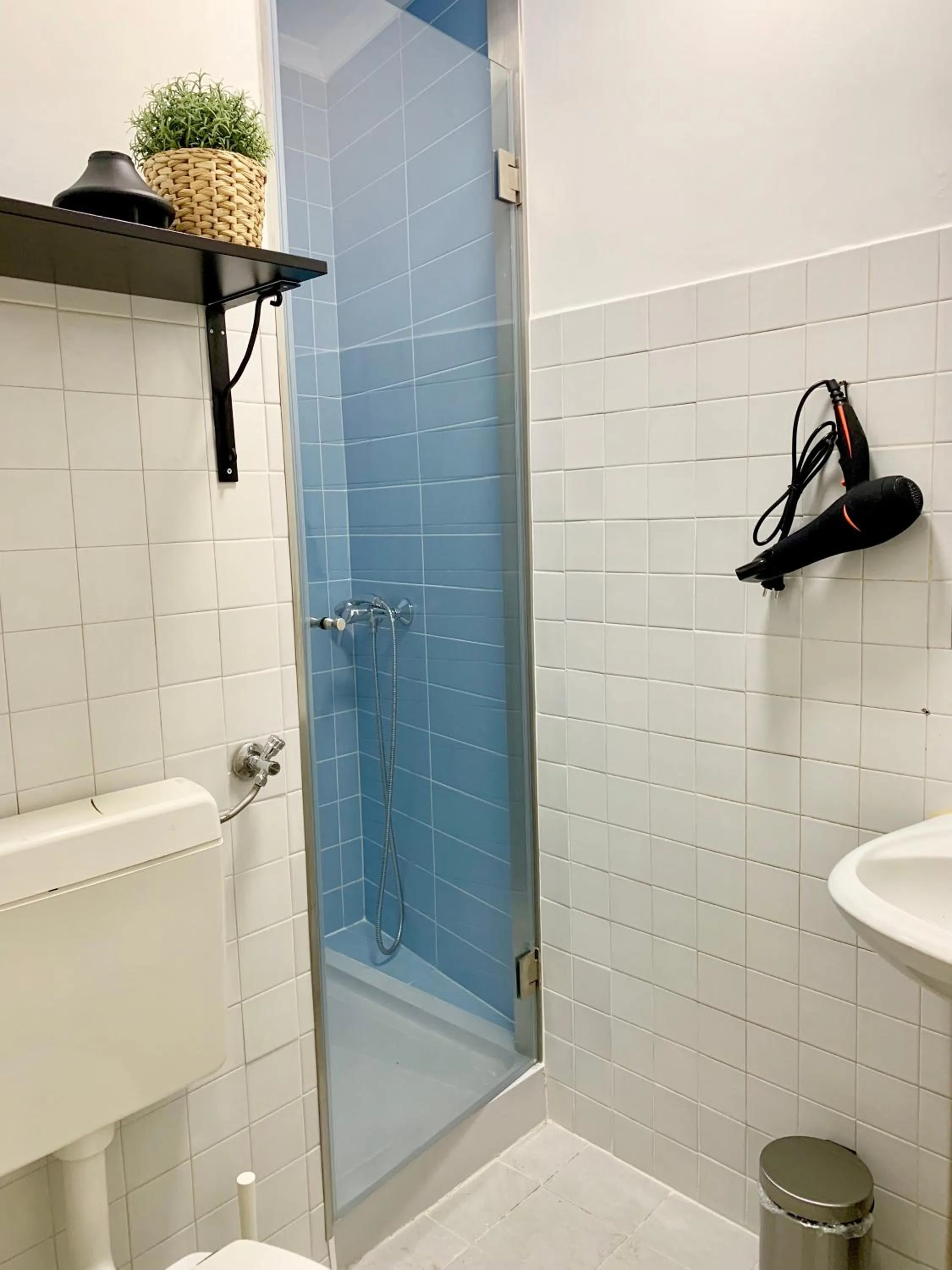 Shower in Apartments Center Castelo de São Jorge