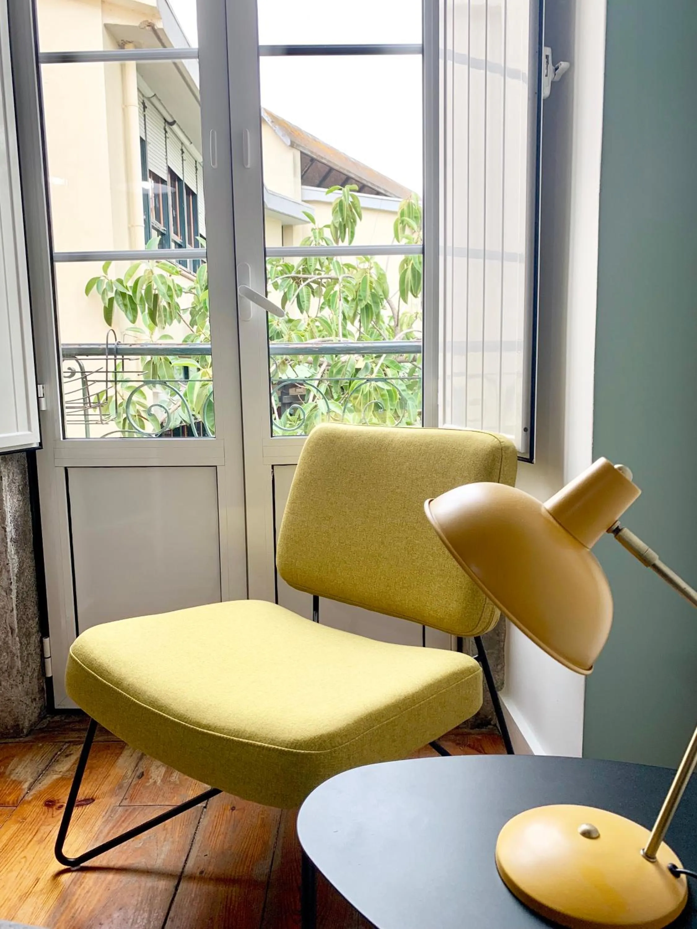 Library in Apartments Center Castelo de São Jorge
