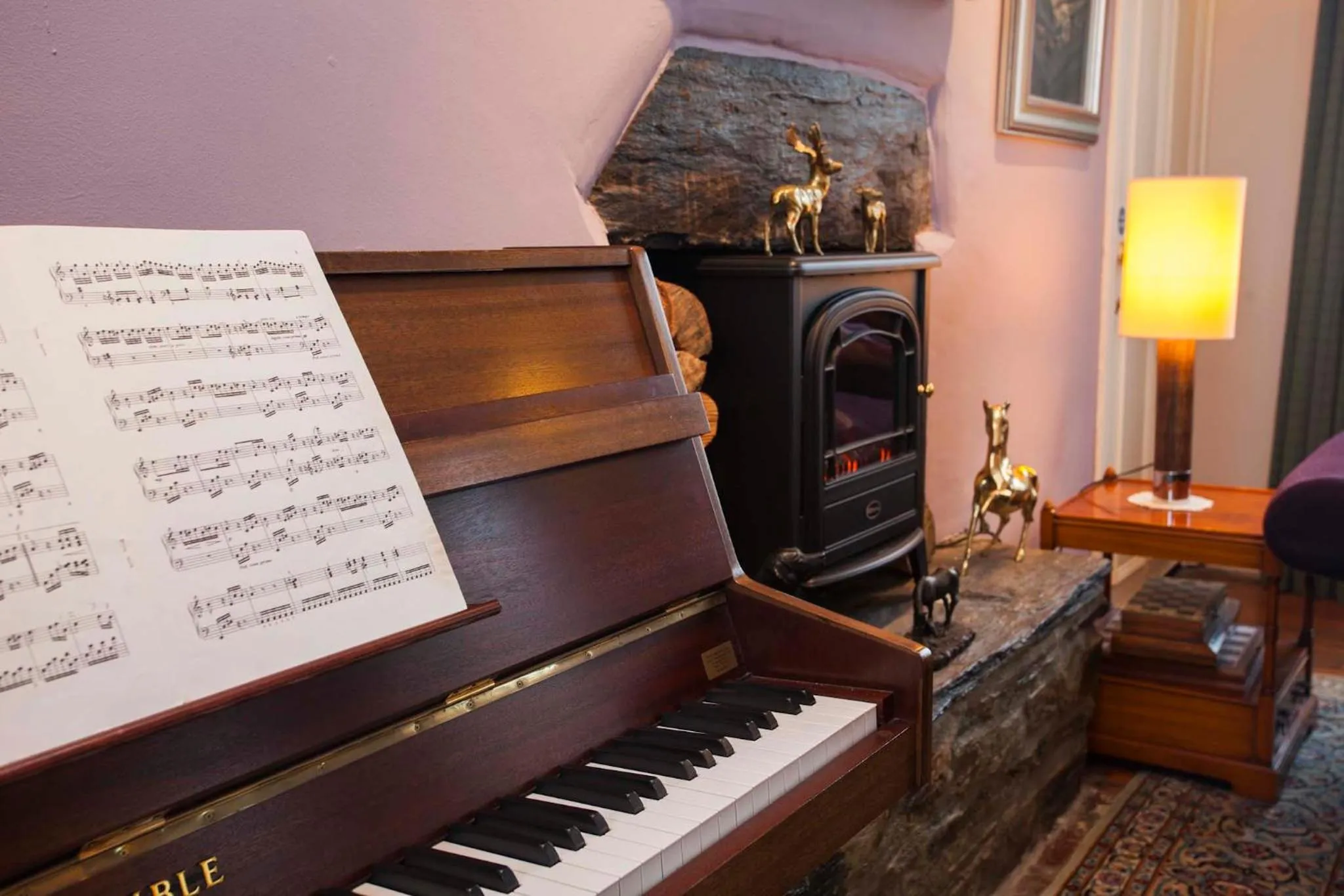 Lounge or bar in Port Charlotte Hotel