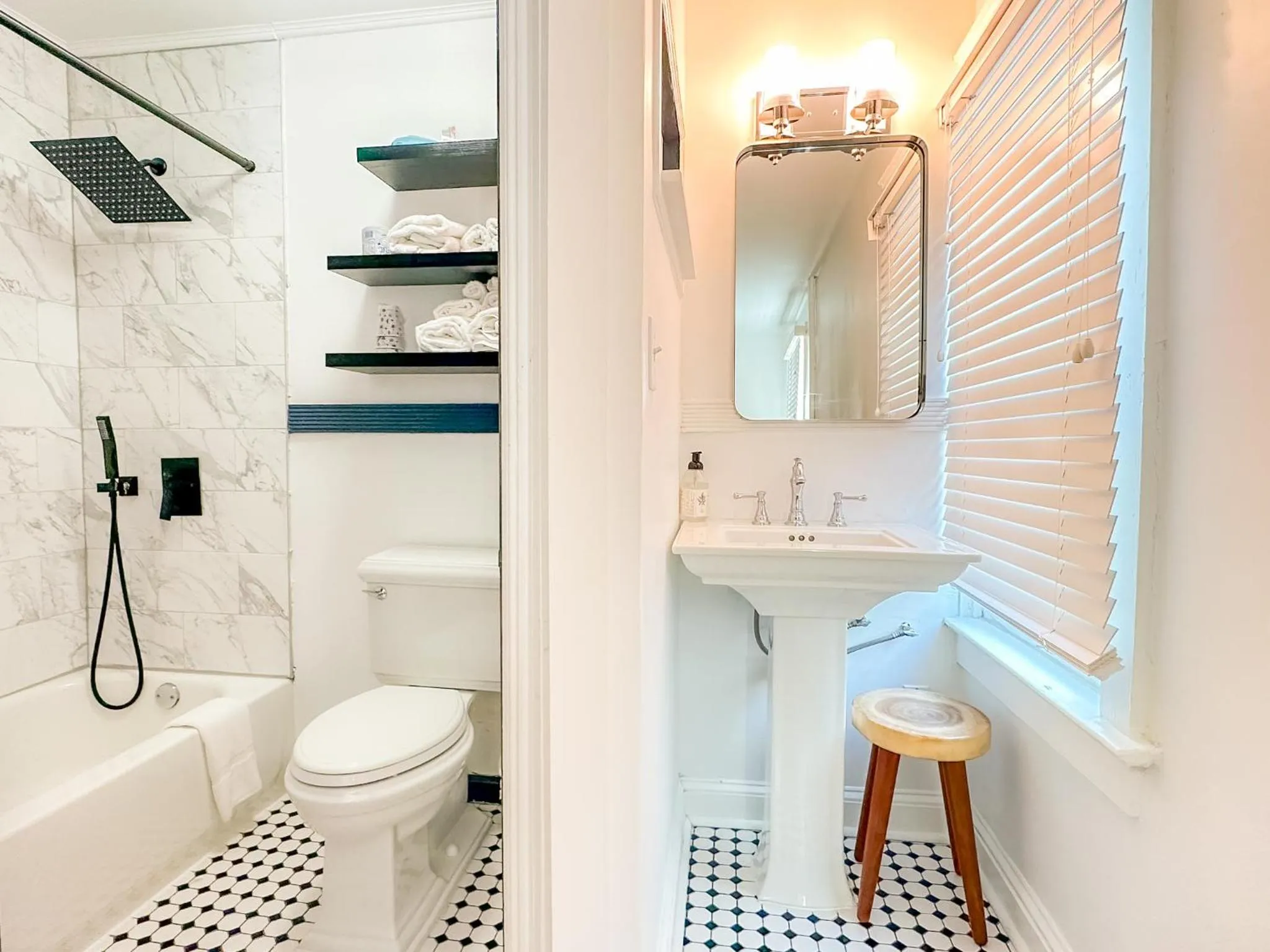 Bathroom in Beachliner Hotel