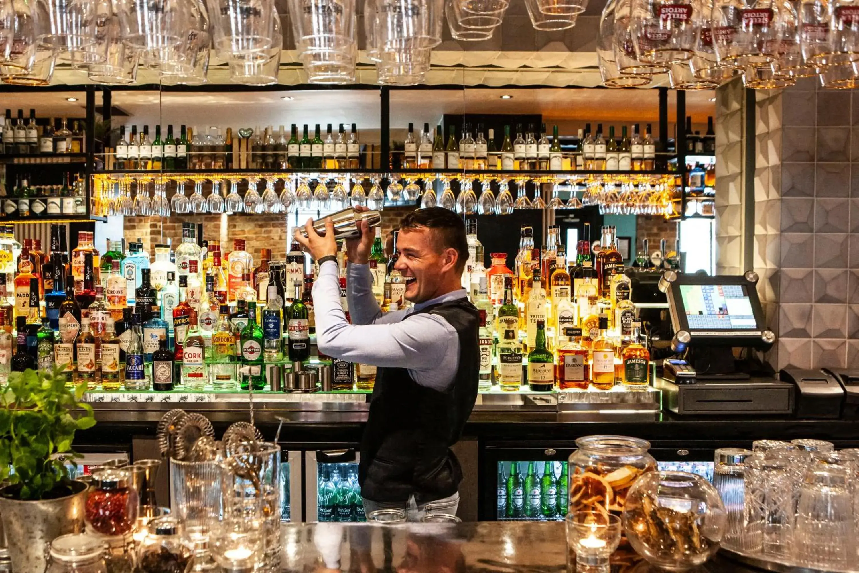 Lounge or bar in The Address Connolly Lounge or bar in The Address Connolly