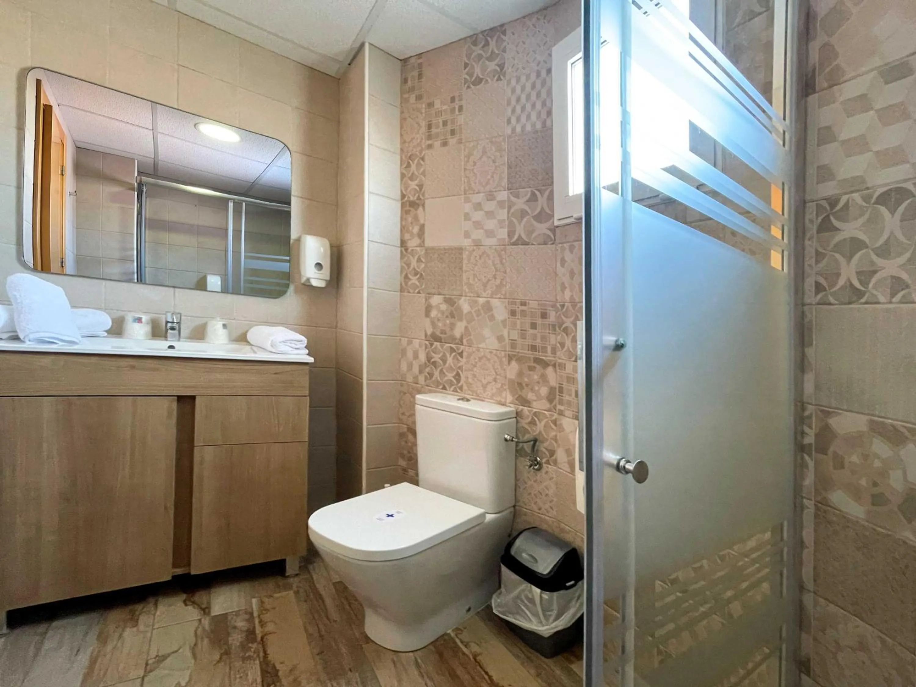 Shower in Te Maná Hotel