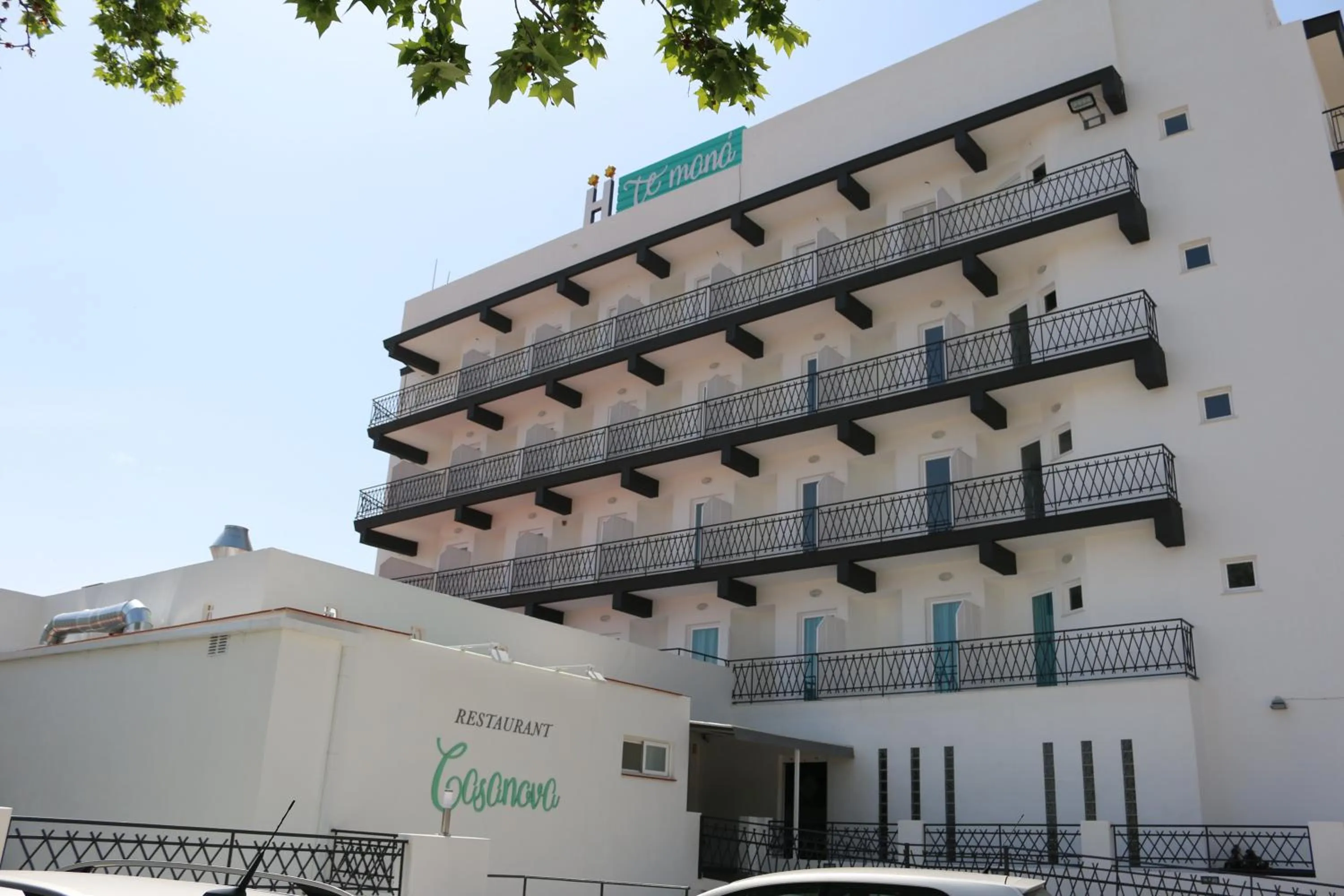 Facade/entrance in Te Maná Hotel