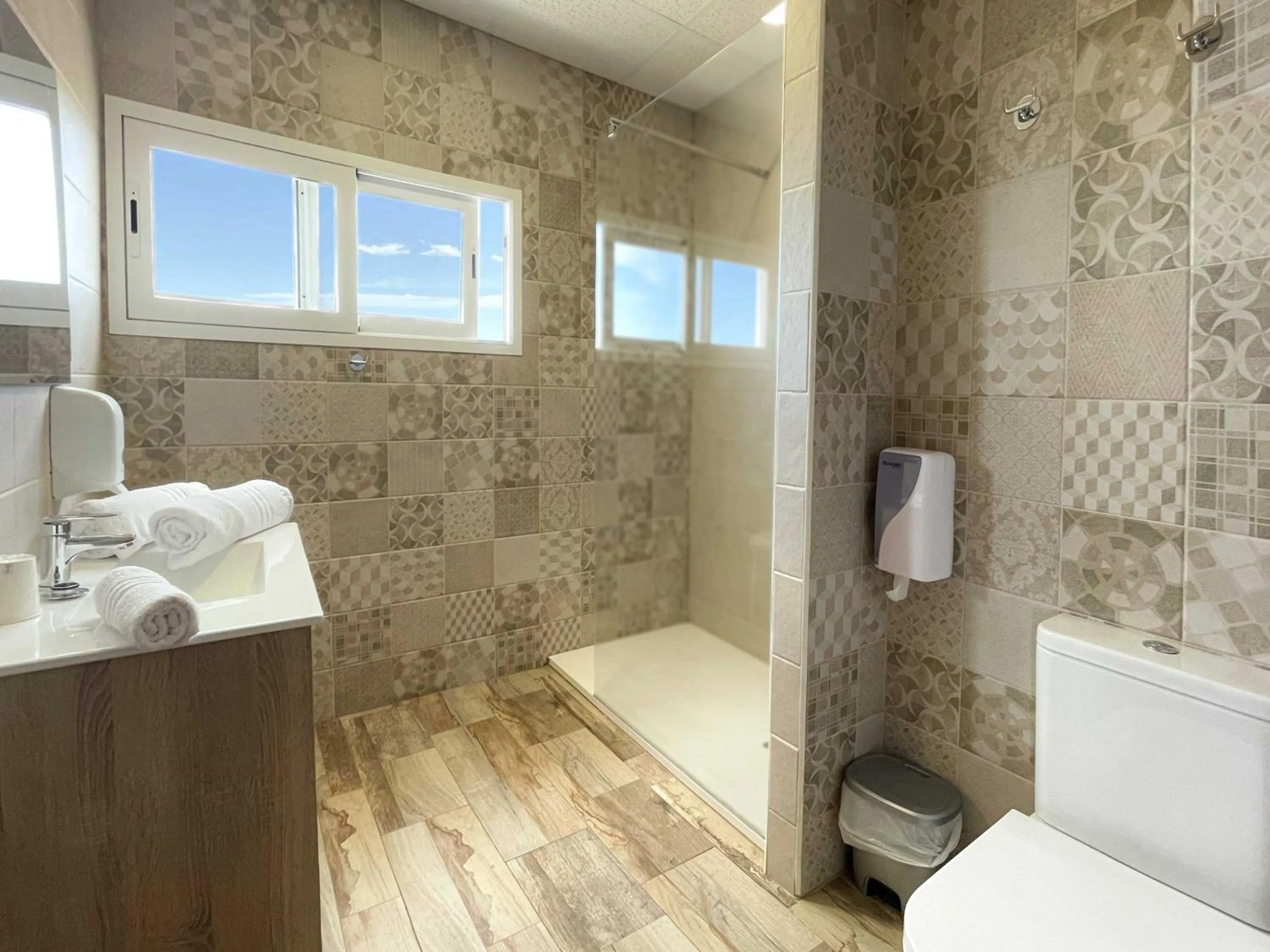 Shower in Te Maná Hotel