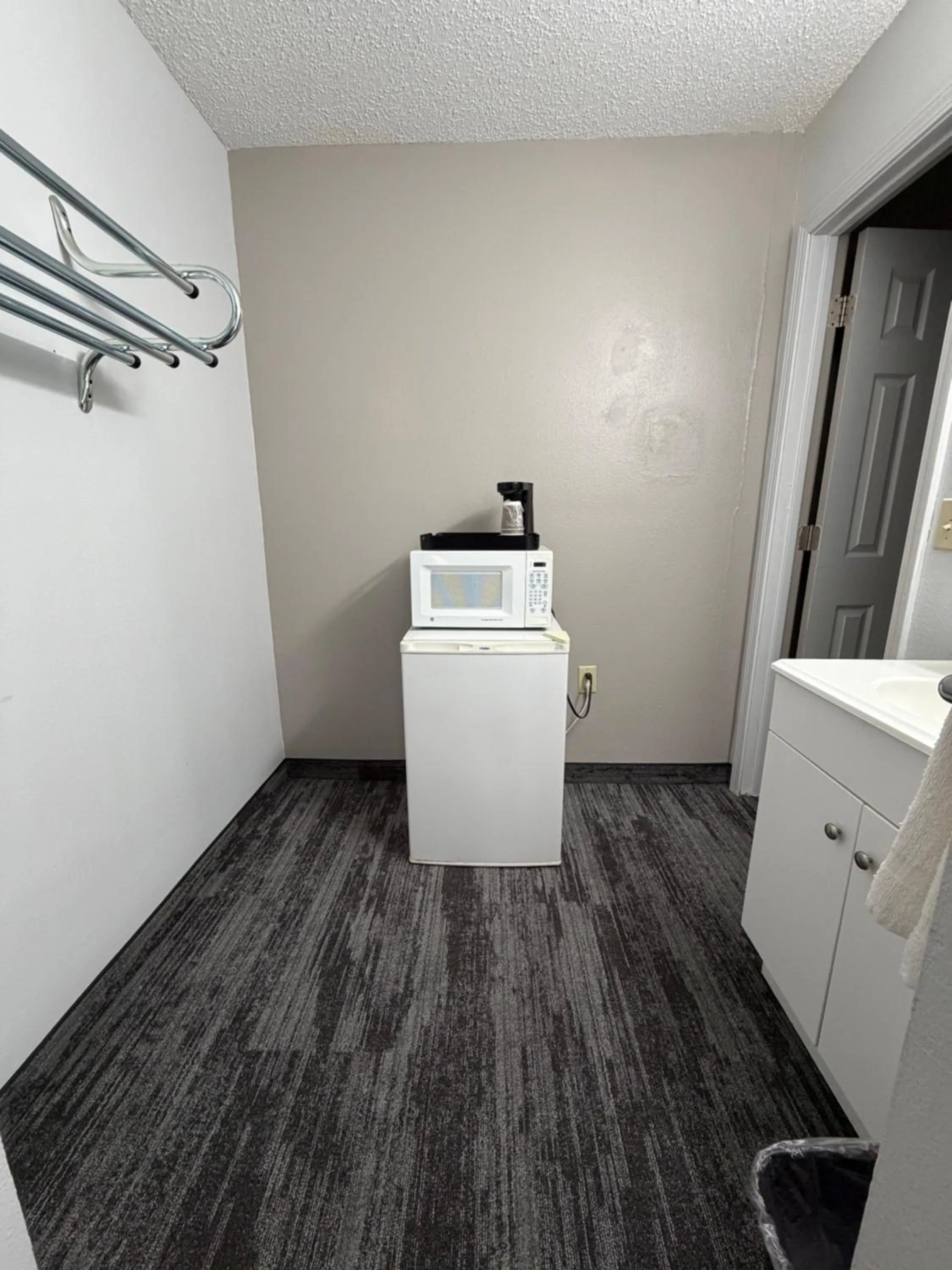 King Room - single occupancy in Regency Inn