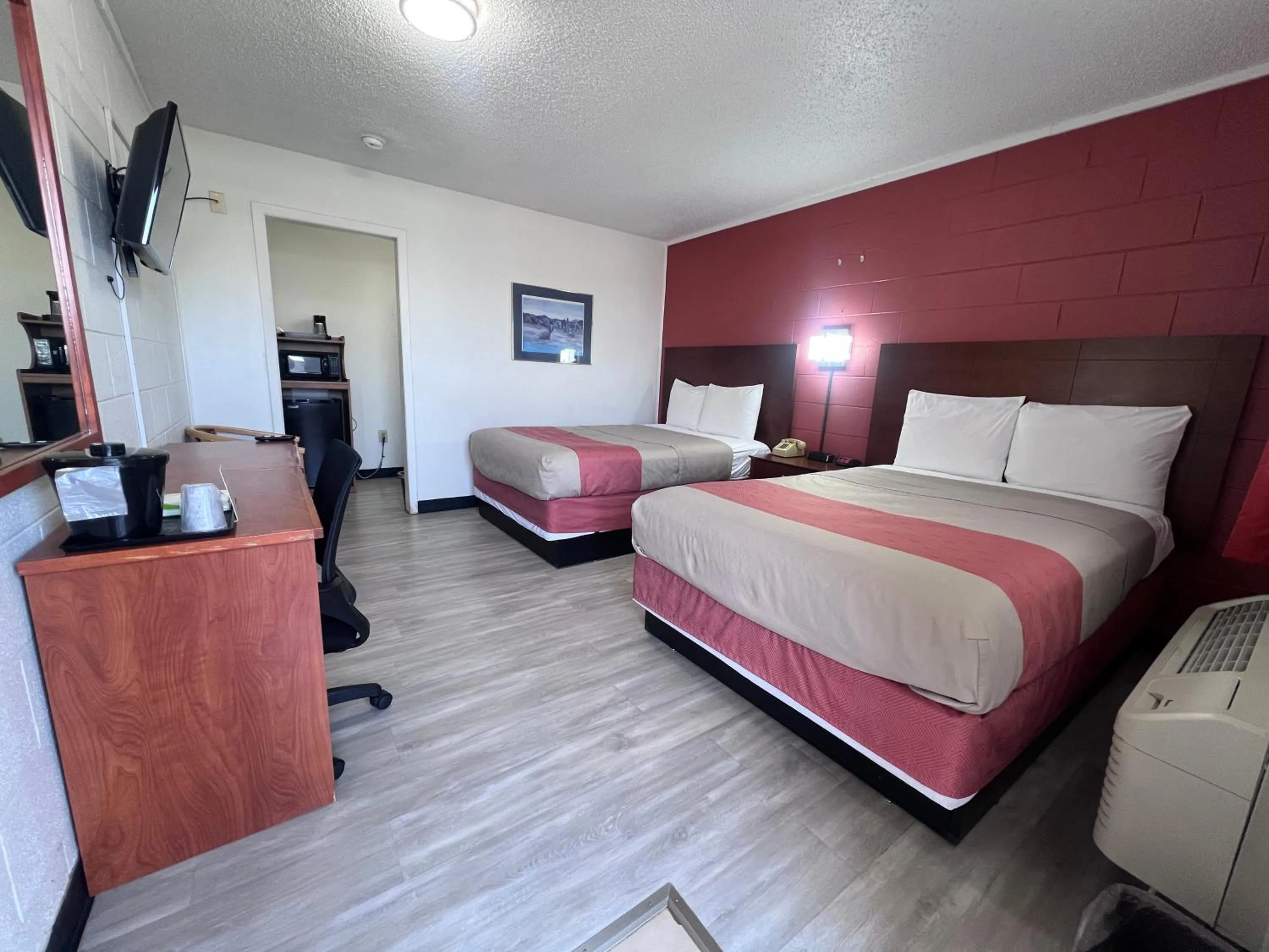 Quadruple Room in Regency Inn