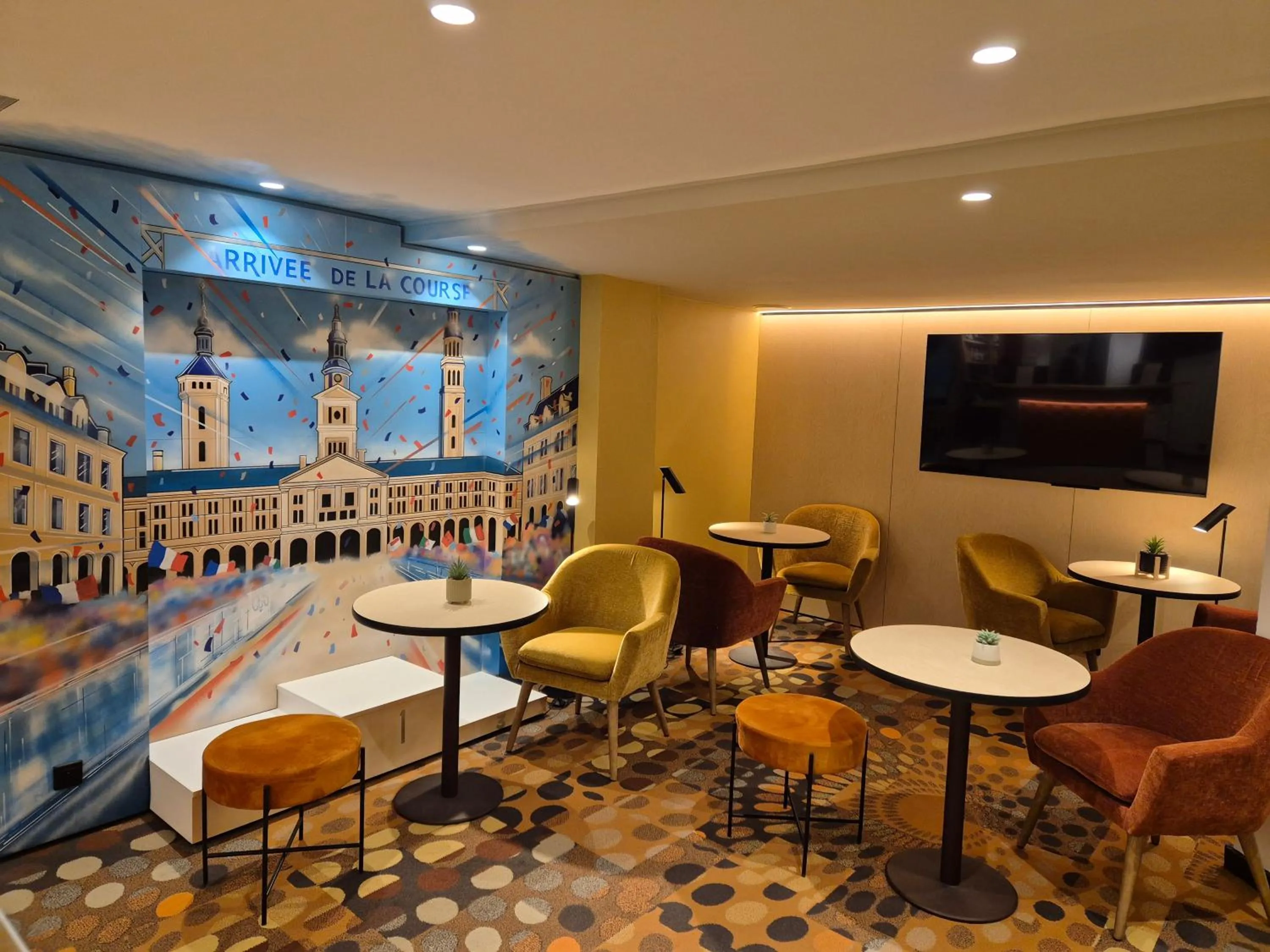 TV and multimedia in Hôtel Morphée Lille Villeneuve d'Ascq