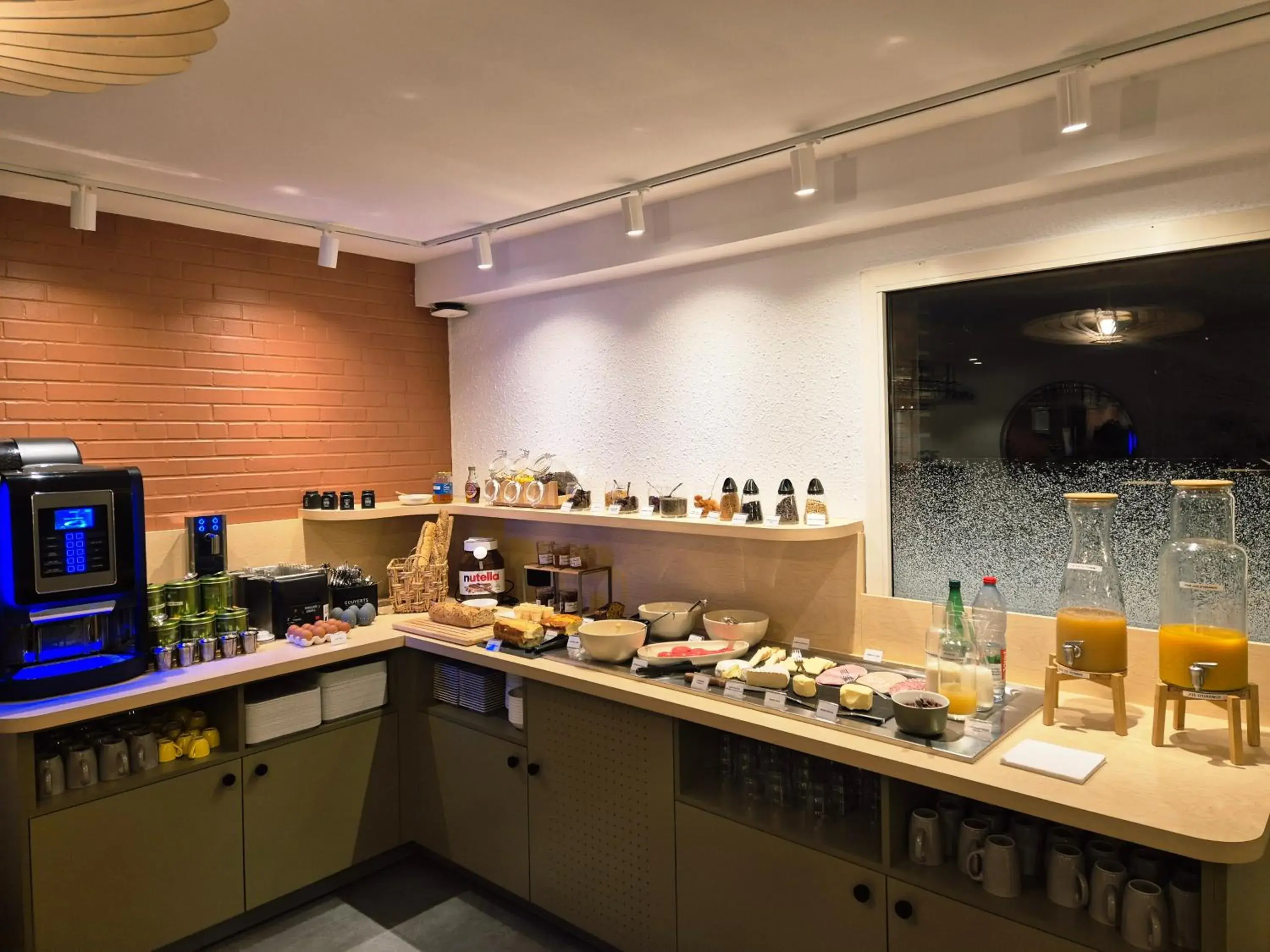 Breakfast in Hôtel Morphée Lille Villeneuve d'Ascq Breakfast in Hôtel Morphée Lille Villeneuve d'Ascq