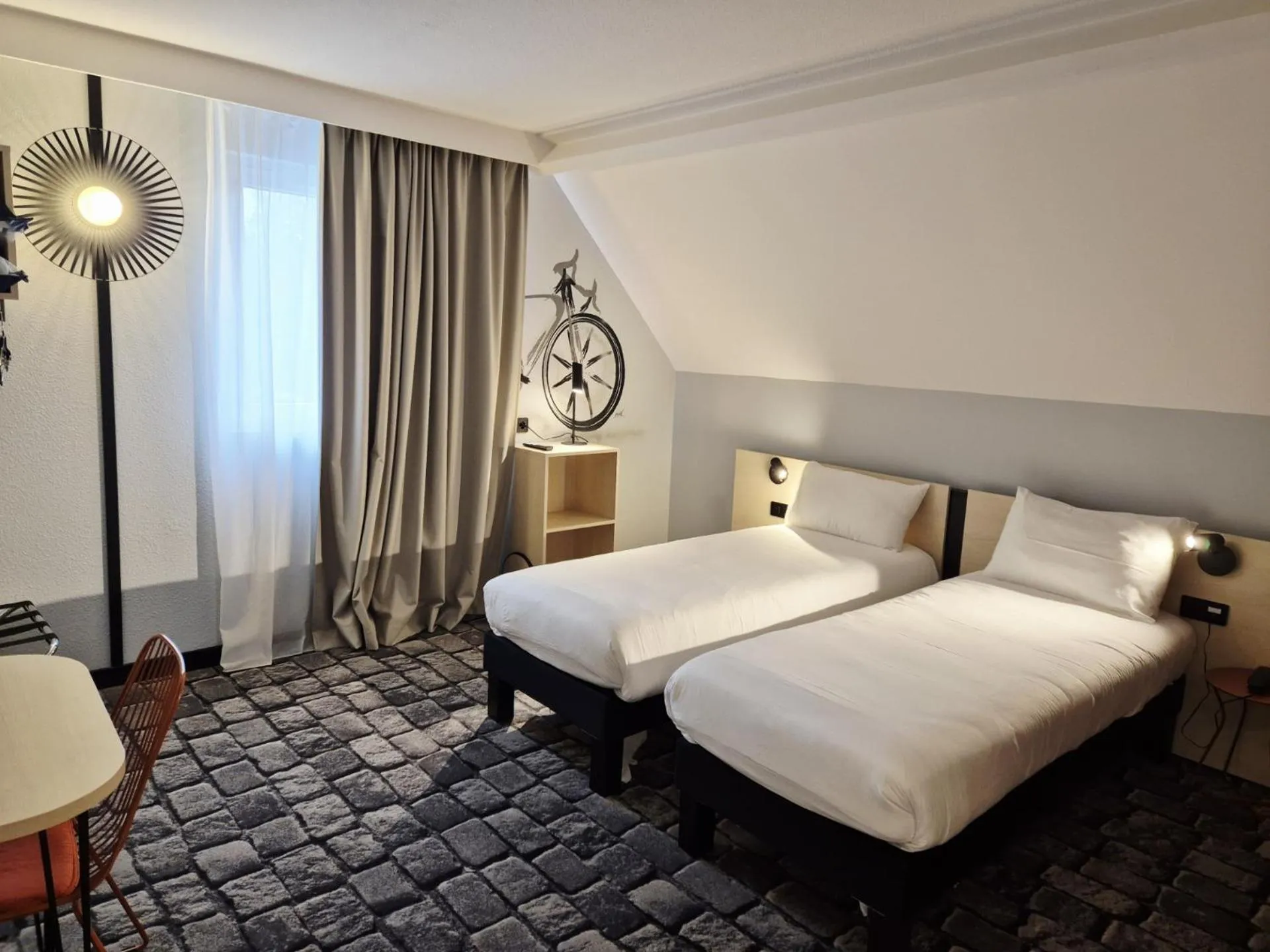 Bed in Hôtel Morphée Lille Villeneuve d'Ascq