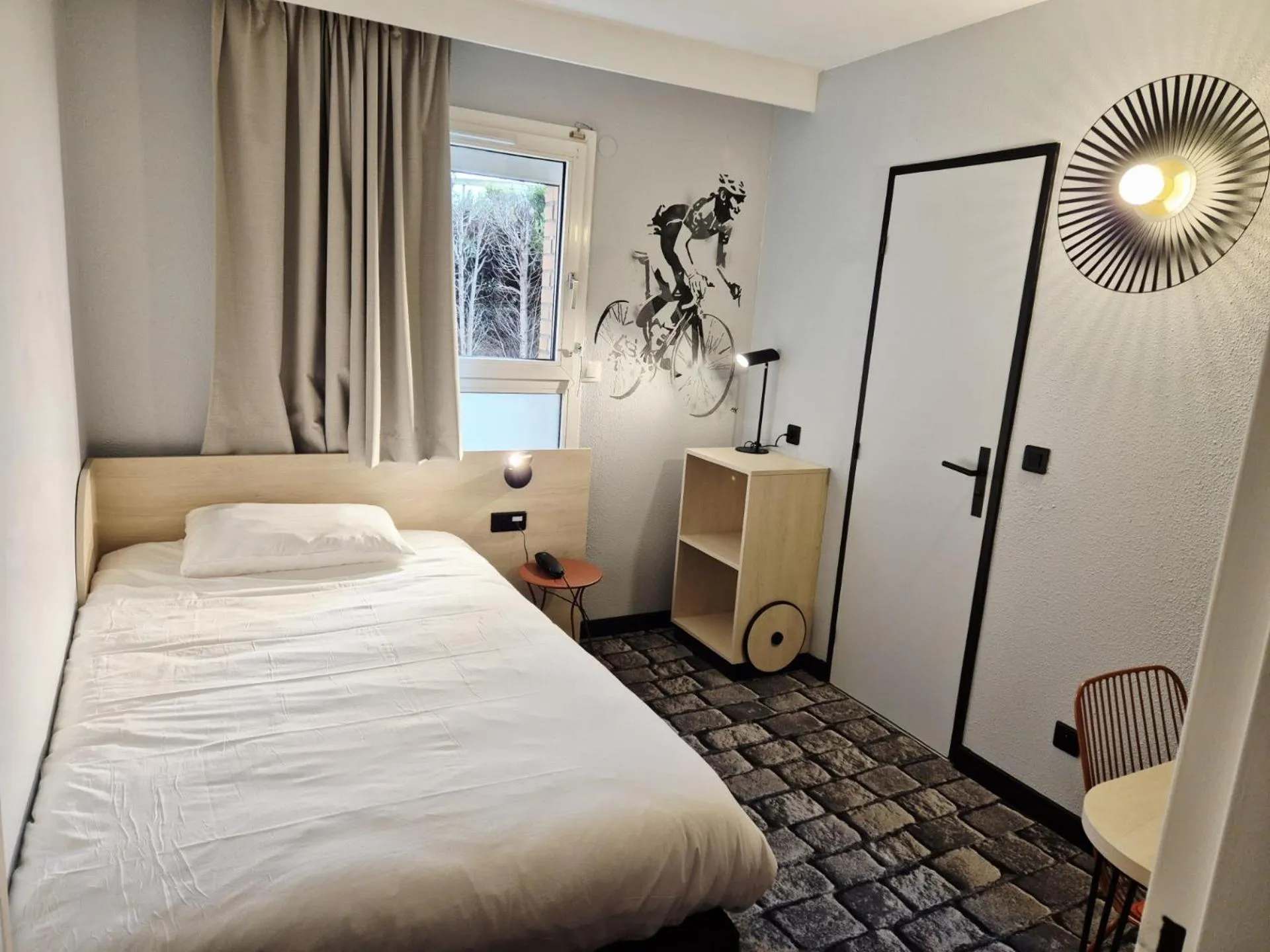 Bed in Hôtel Morphée Lille Villeneuve d'Ascq