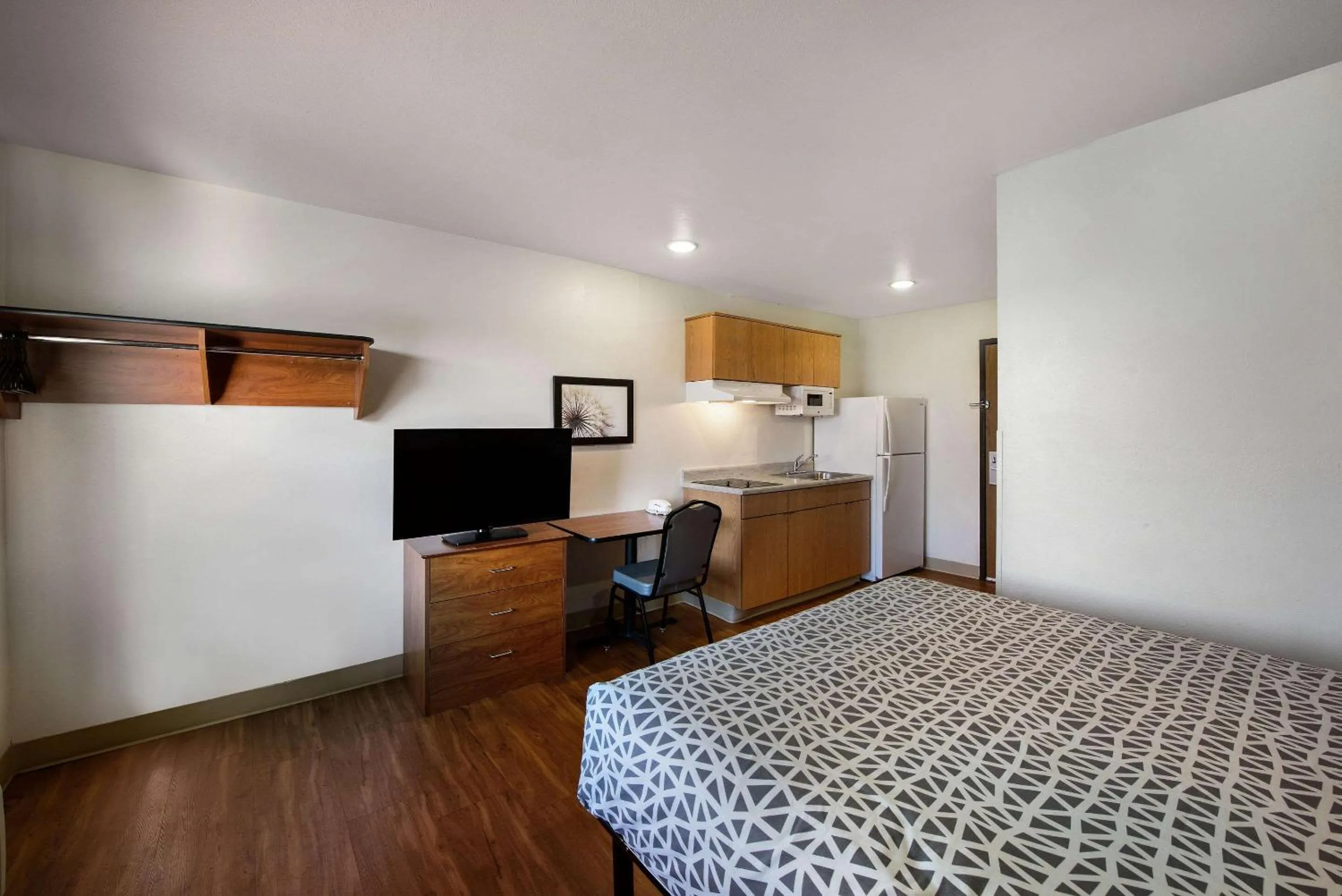 Bedroom, Bed in WoodSpring Suites Columbus Southeast