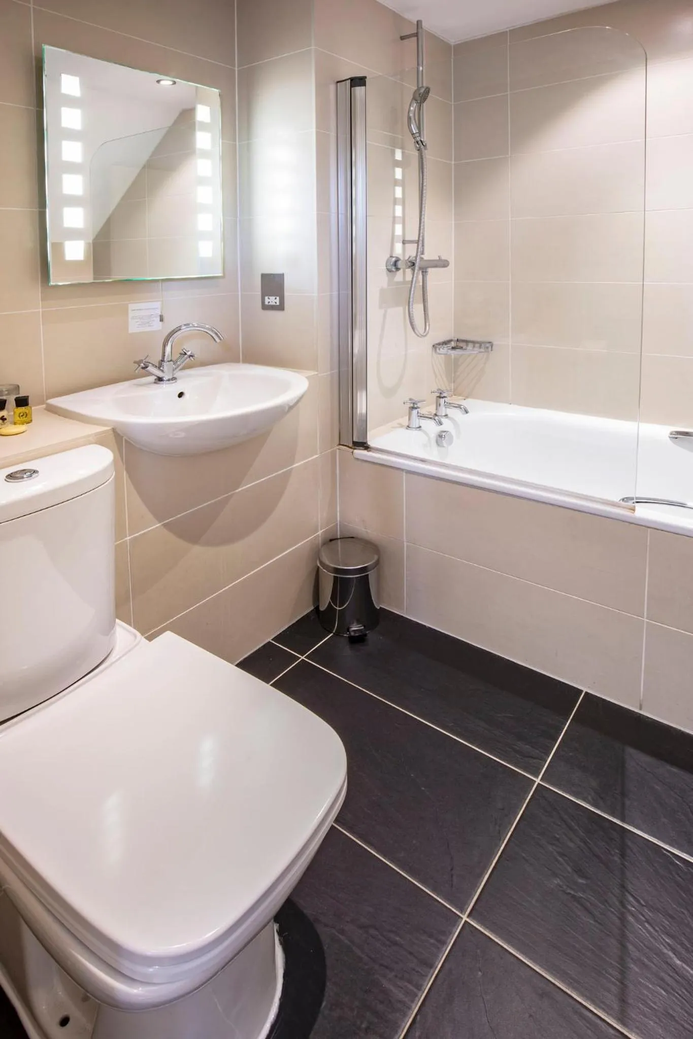 Bathroom in The Kings Head Country Hotel