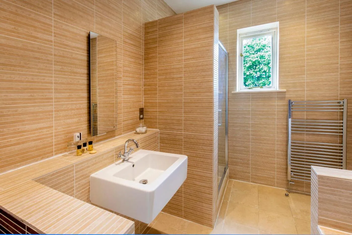 Bathroom in The Kings Head Country Hotel