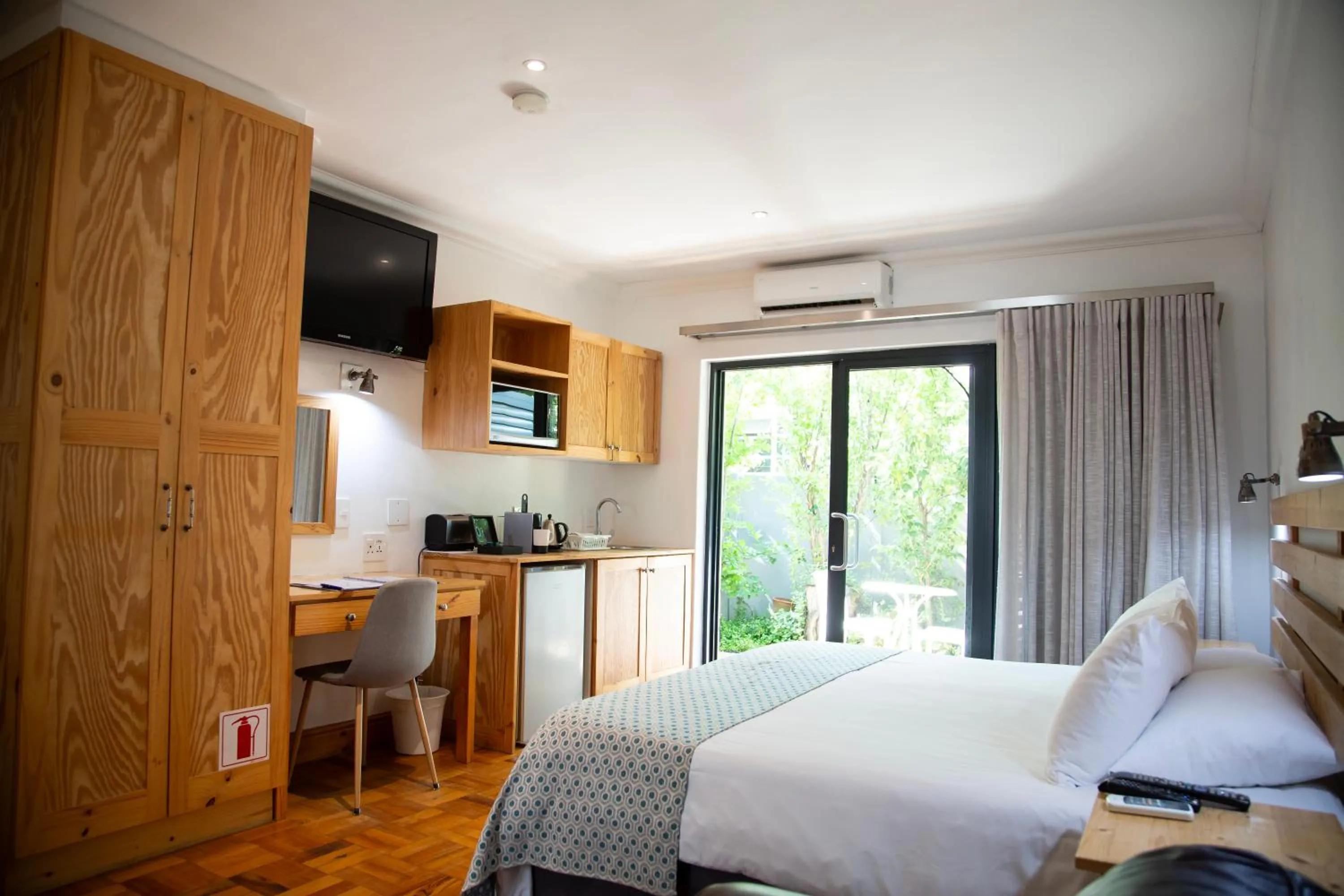 Deluxe Double or Twin Room - single occupancy in 7 Ackermann Place Guest House