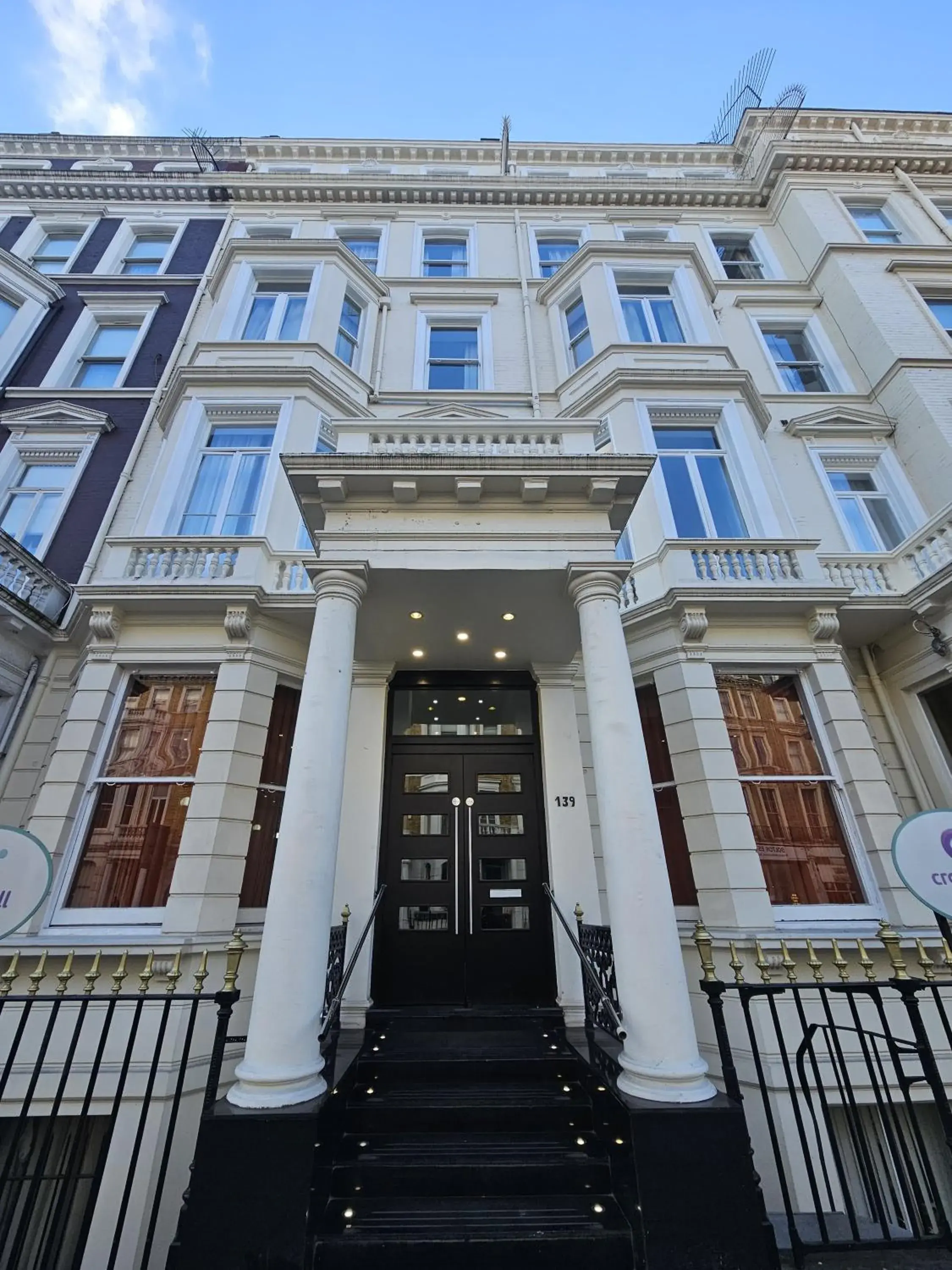 Property building in Cromwell Hotel Property building in Cromwell Hotel