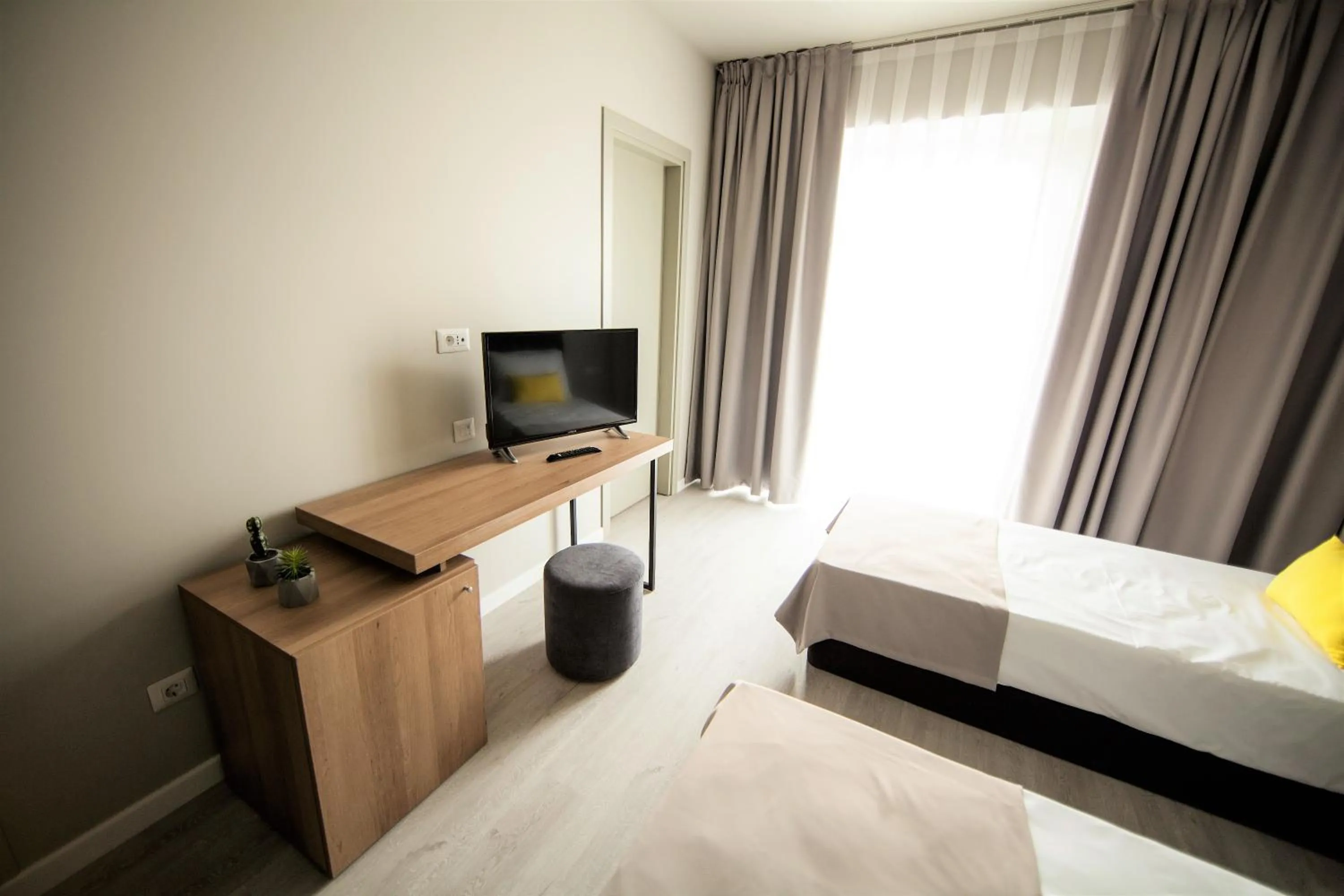 TV and multimedia, Bed in Nayino Resort Hotel